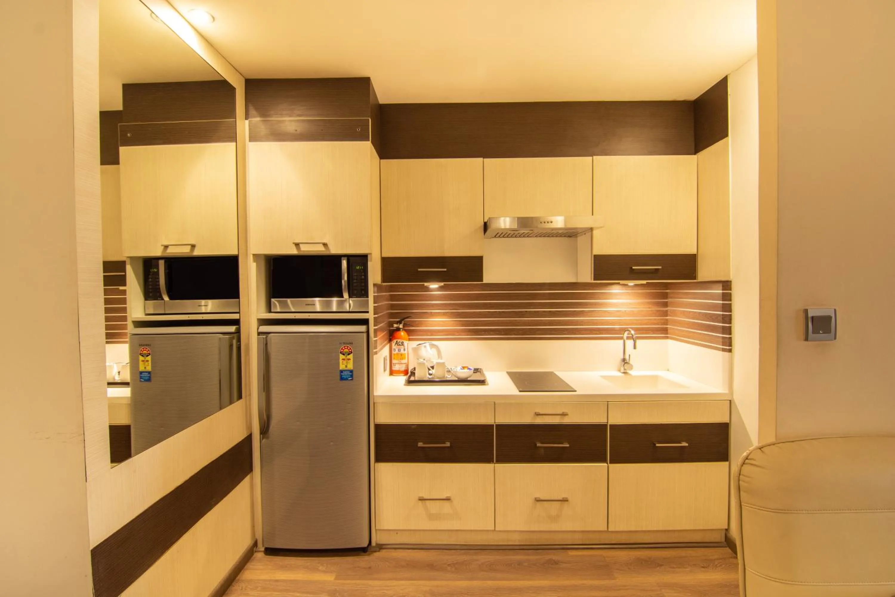 Communal kitchen in Halcyon Hotel Residences Koramangala - Bangalore