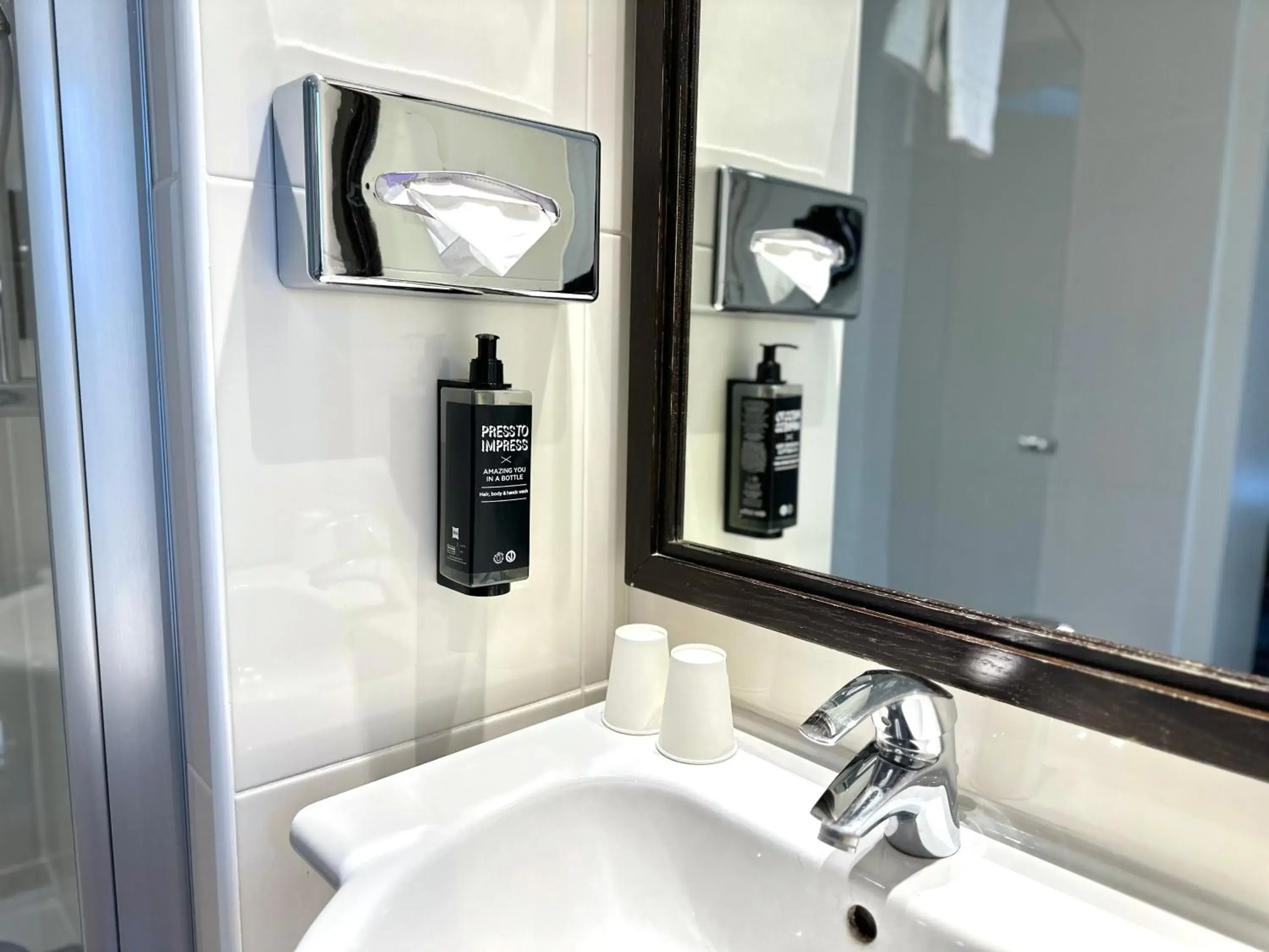 Shower in Ibis Styles Metz Centre Gare Shower in Ibis Styles Metz Centre Gare