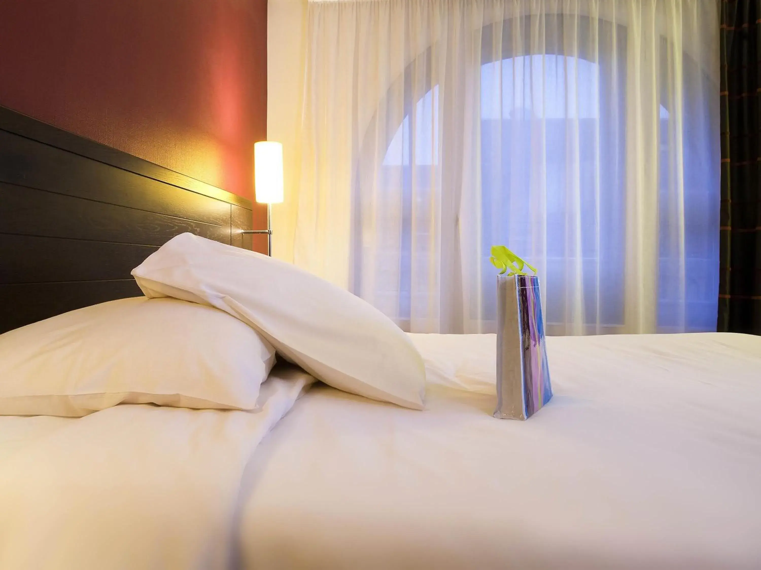 Bedroom, Bed in Ibis Styles Metz Centre Gare Bedroom, Bed in Ibis Styles Metz Centre Gare