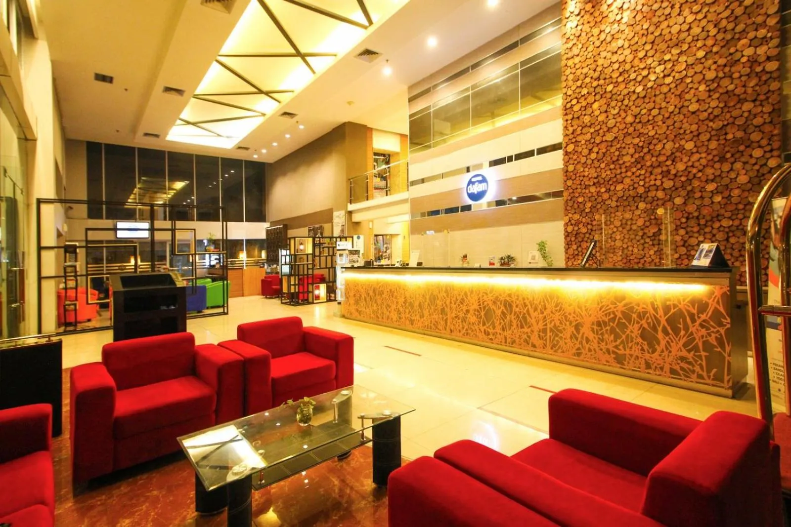 Lobby or reception in Hotel Dafam Pekanbaru