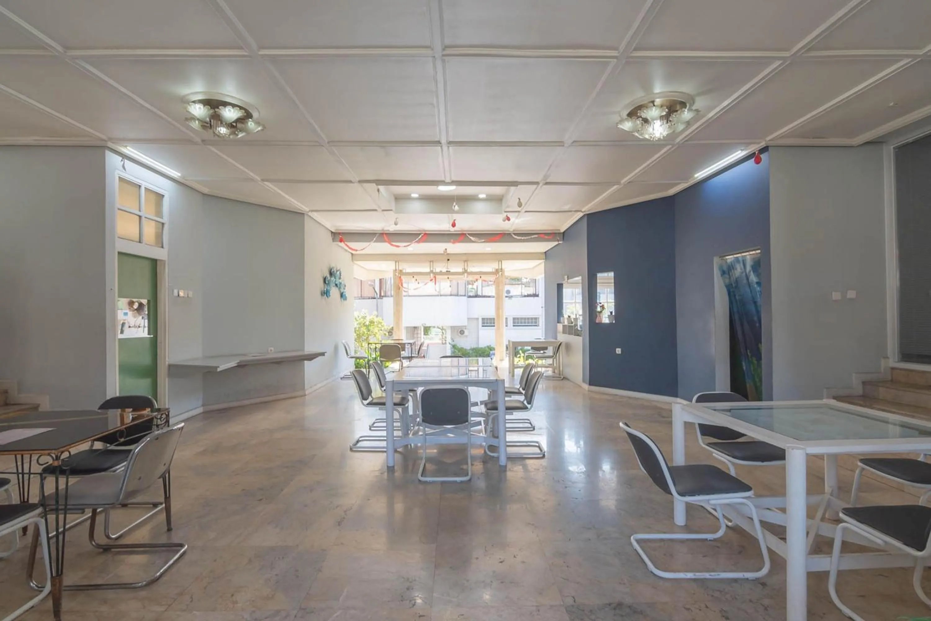 Dining area in RedDoorz near Farm House 4
