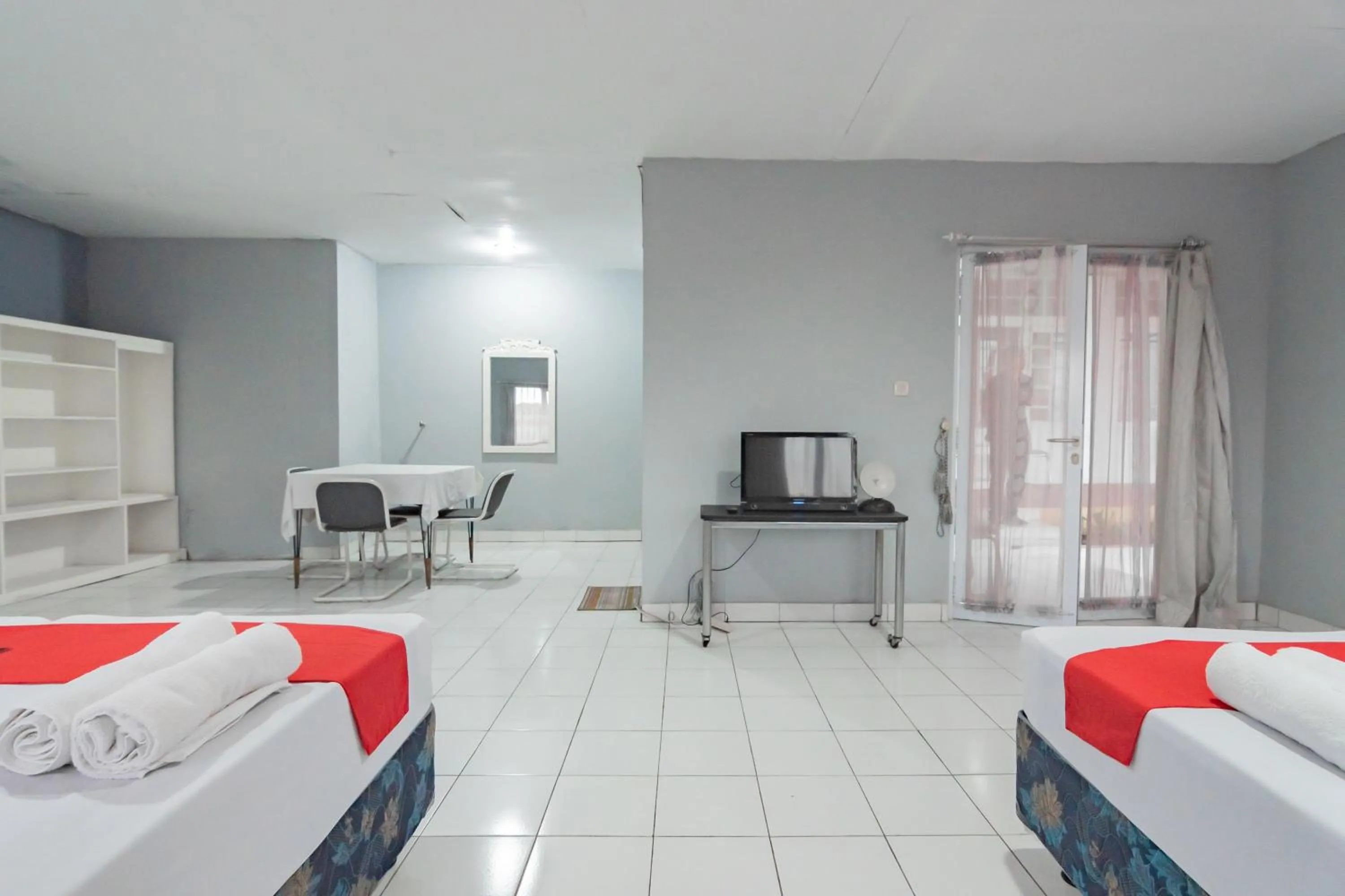 Bedroom, Bed in RedDoorz near Farm House 4