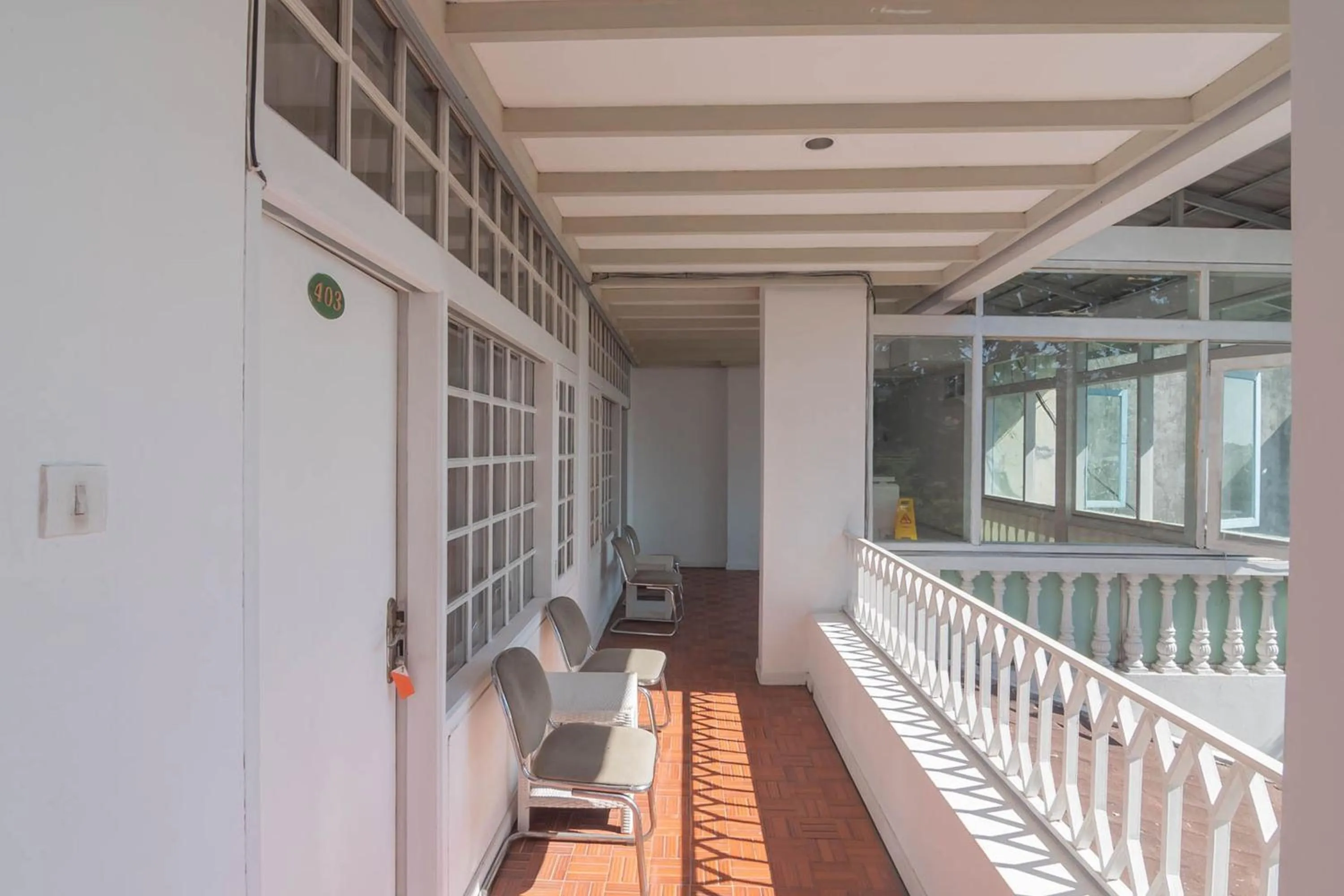Balcony/Terrace in RedDoorz near Farm House 4