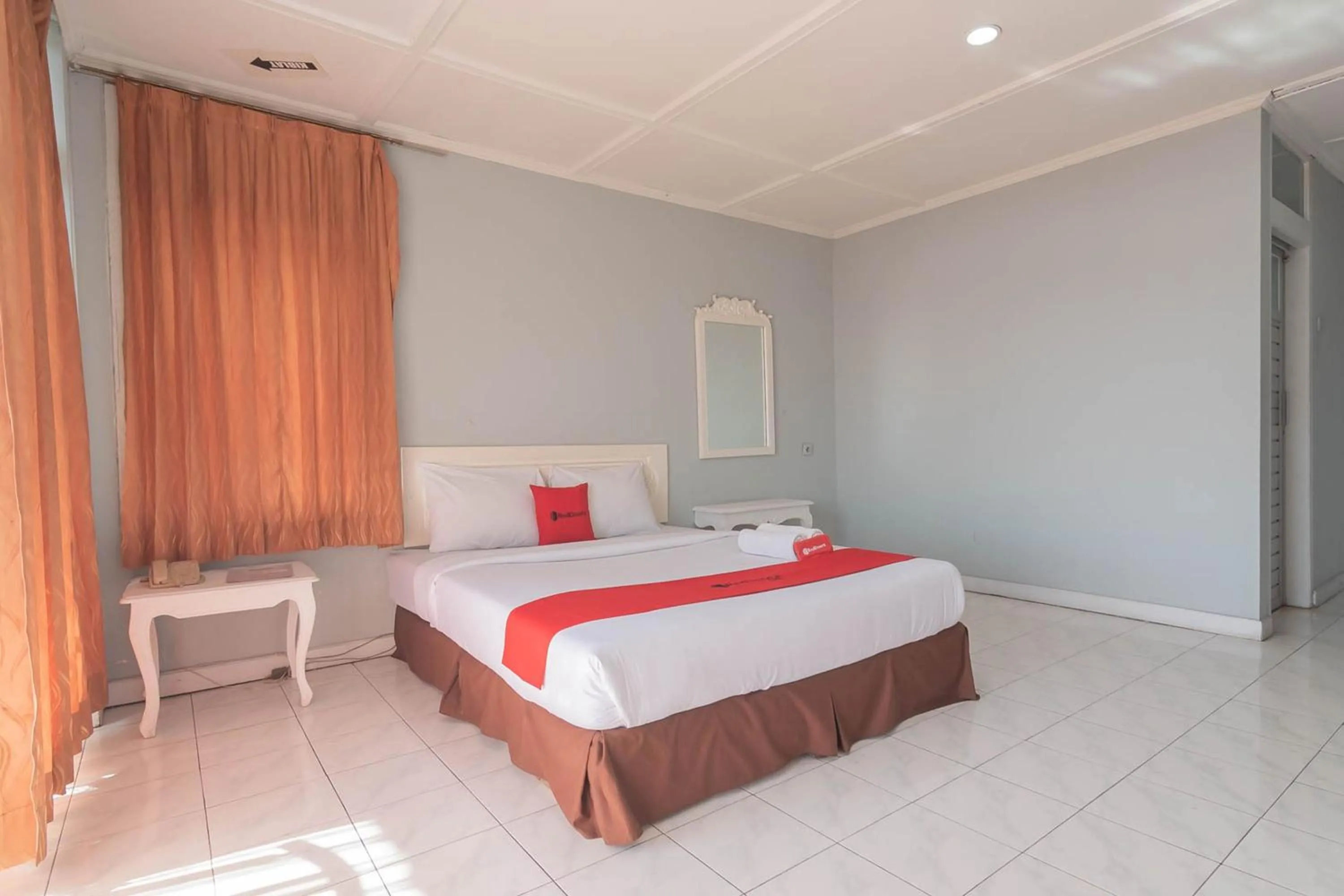 Bedroom, Bed in RedDoorz near Farm House 4