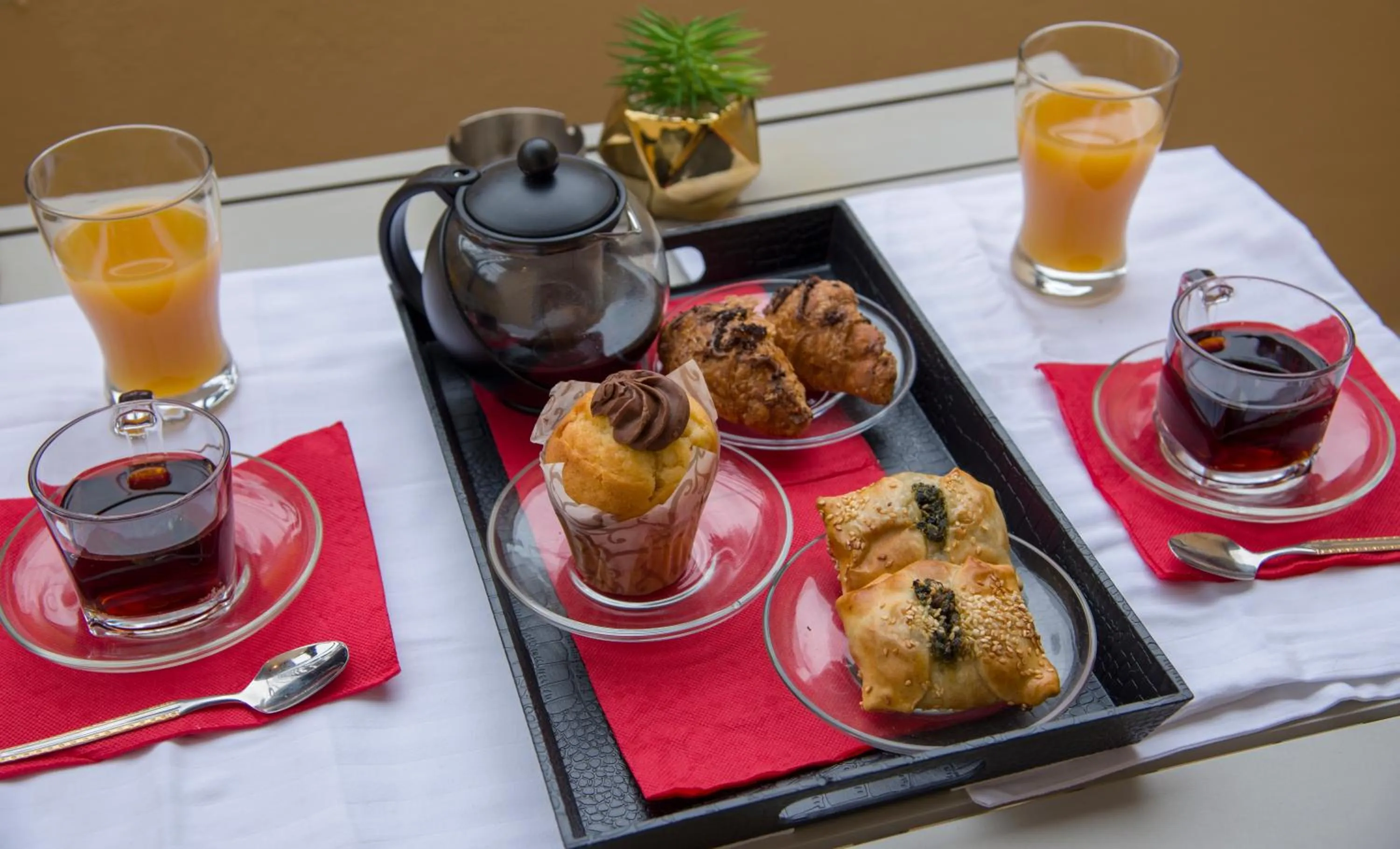 Breakfast in Cretan Berry Sarpaki
