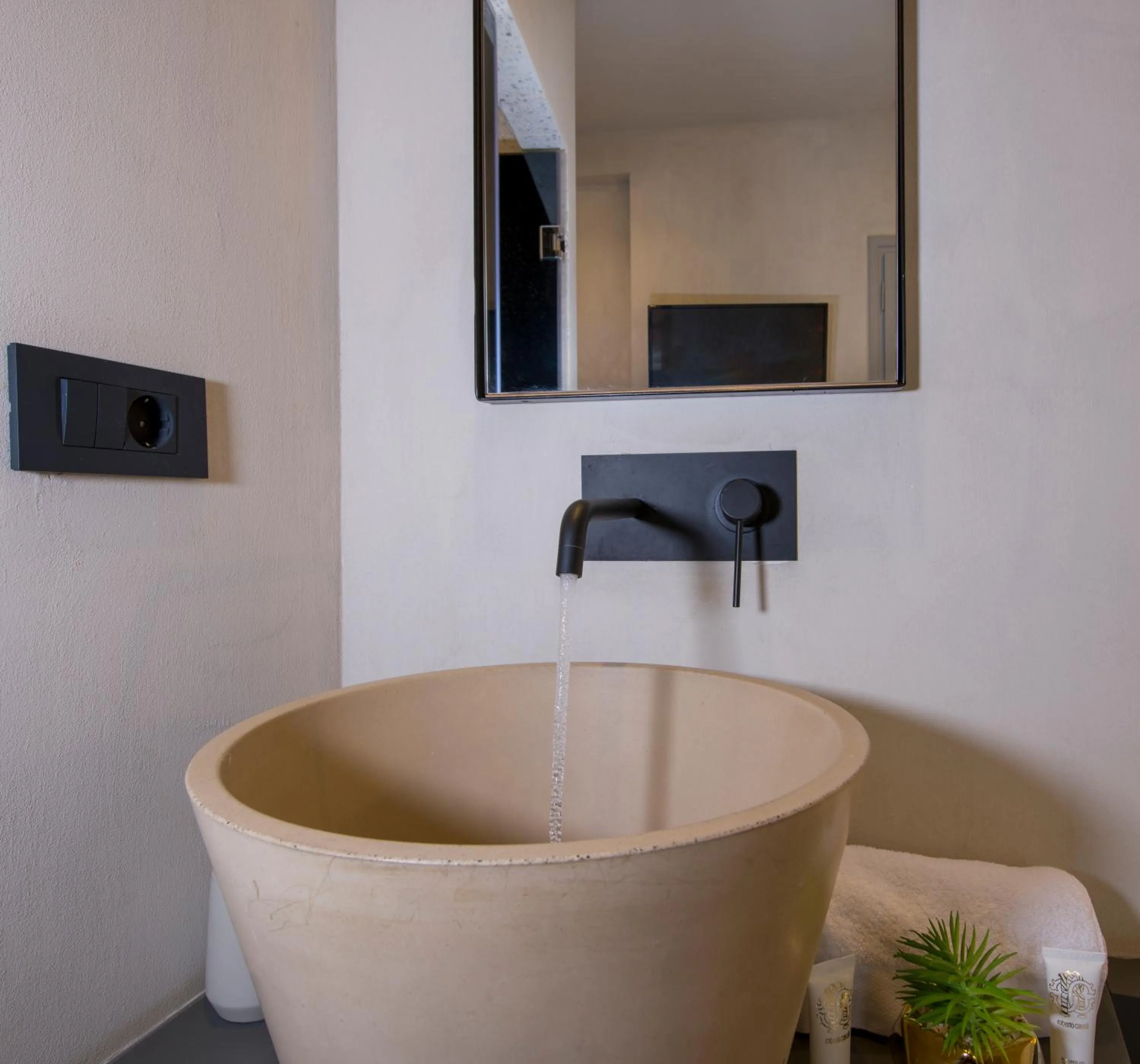 Bathroom in Cretan Berry Sarpaki