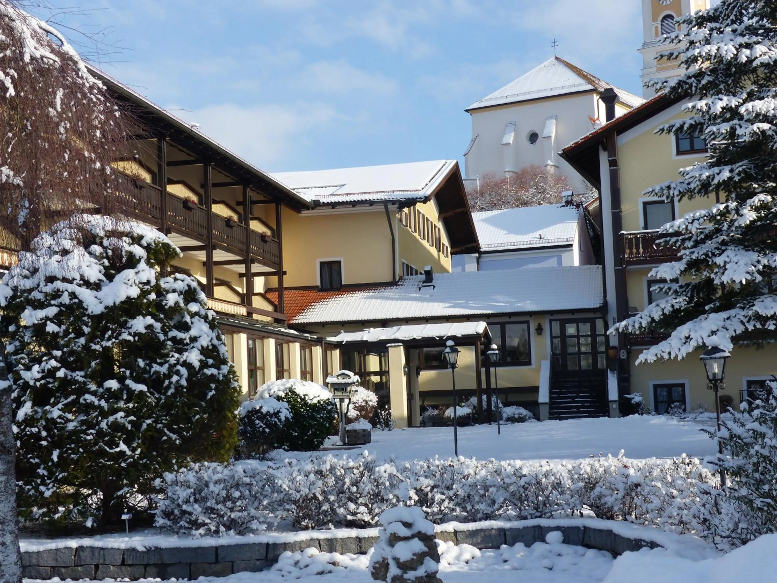 Property building in Gräfliches Hotel Alte Post