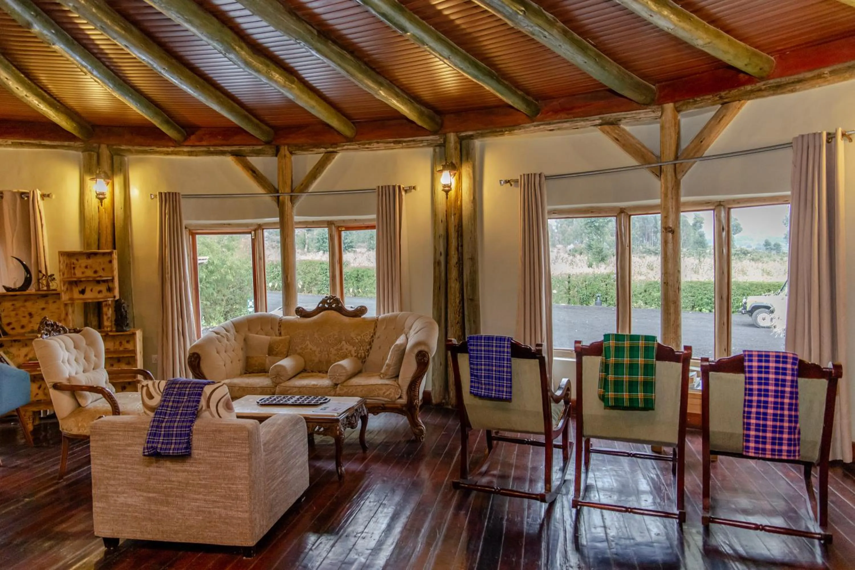 Living room in Ingagi Park View Lodge