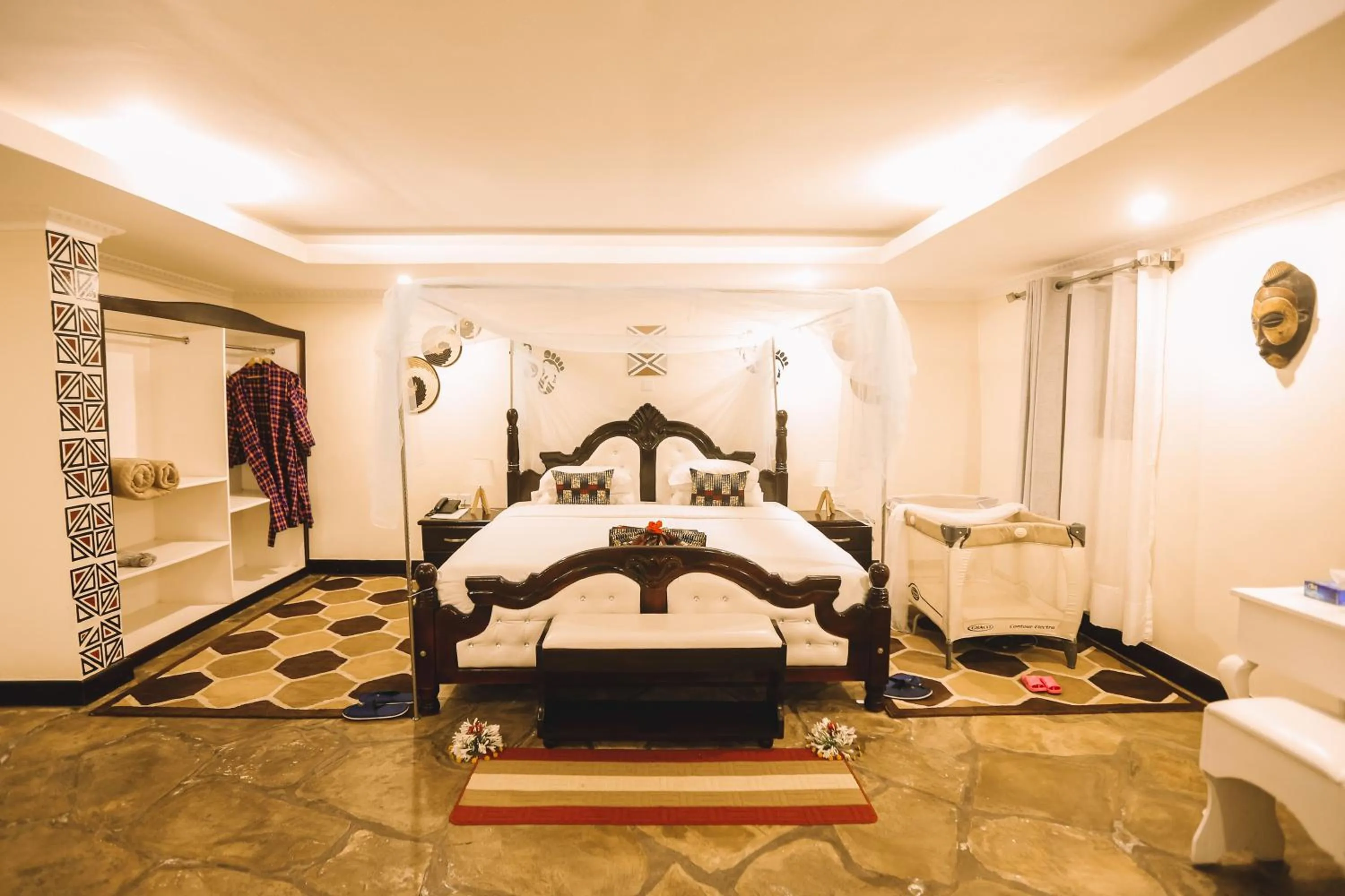 Bed in Ingagi Park View Lodge