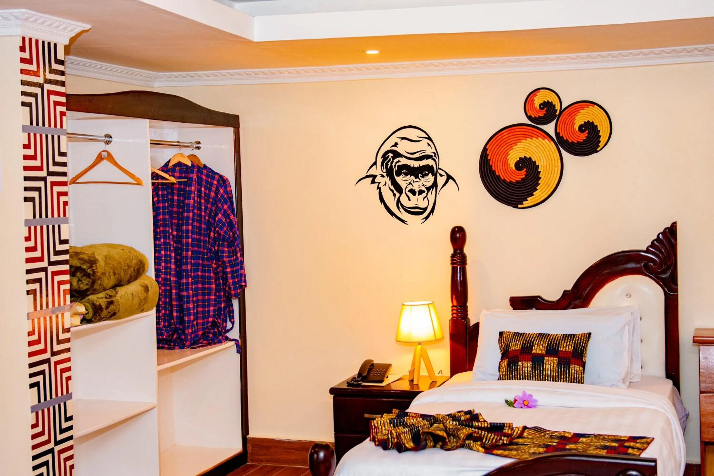 Bed in Ingagi Park View Lodge