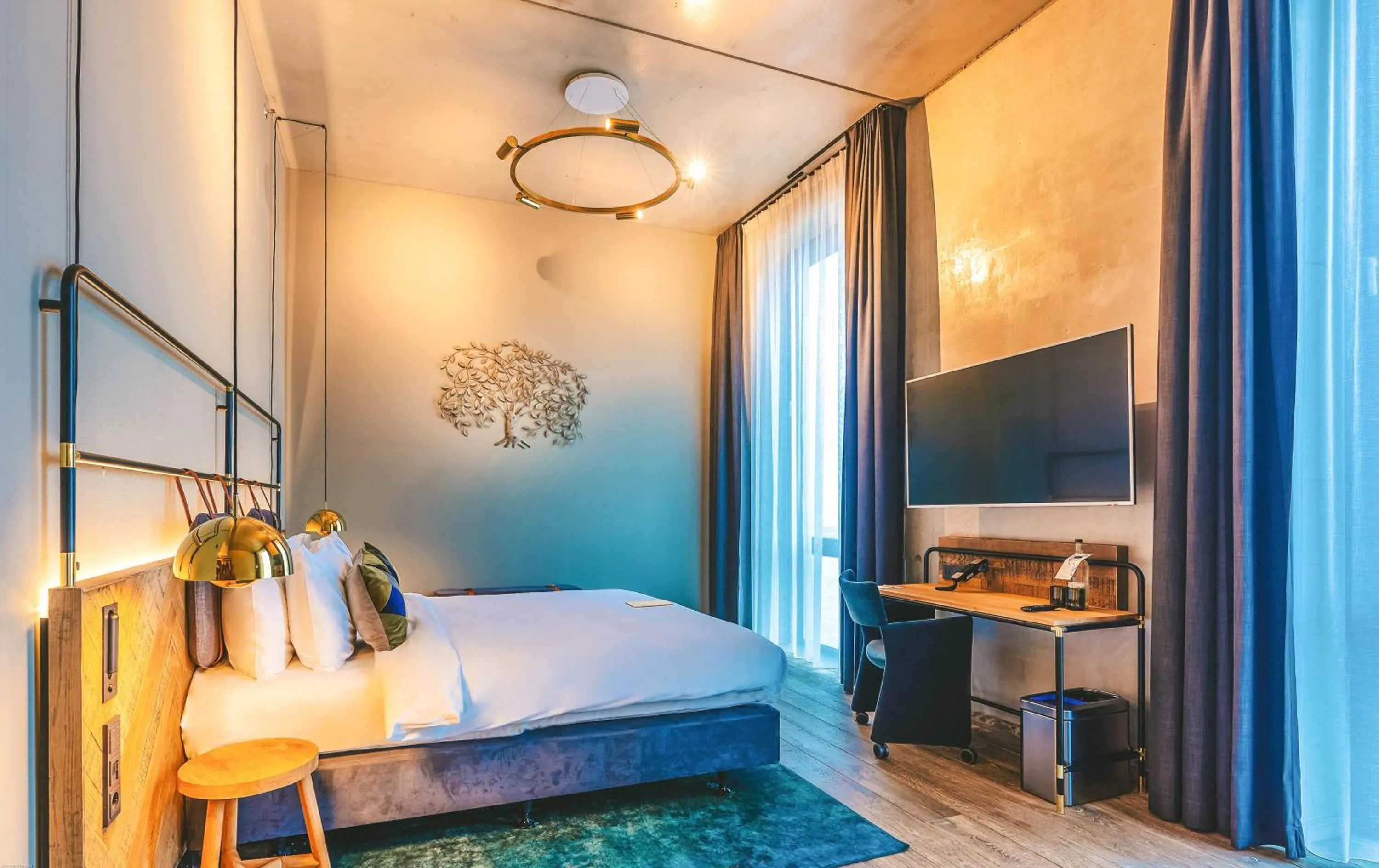 Photo of the whole room, Bed in Four Elements Hotel