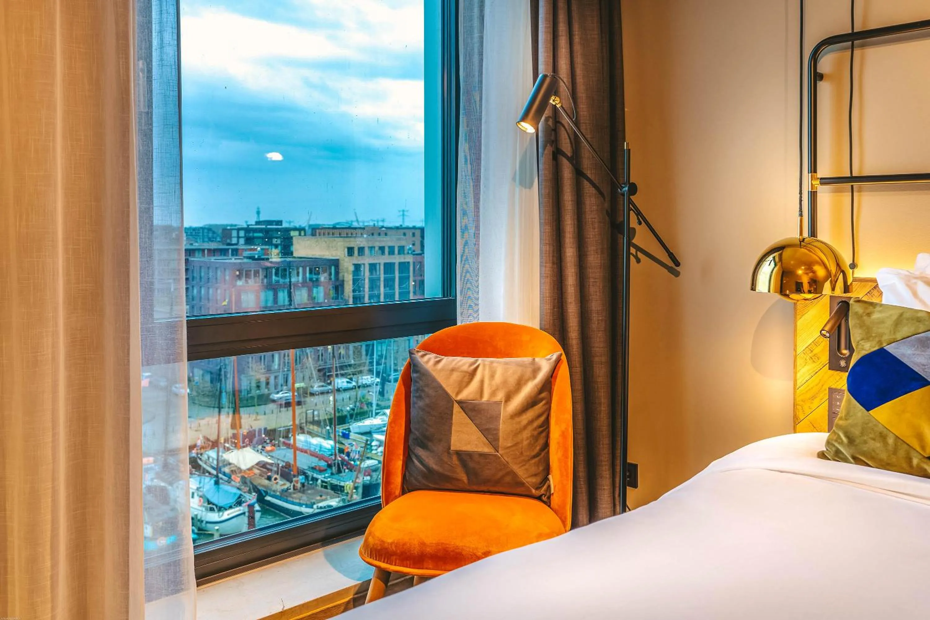 View (from property/room), Bed in Four Elements Hotel