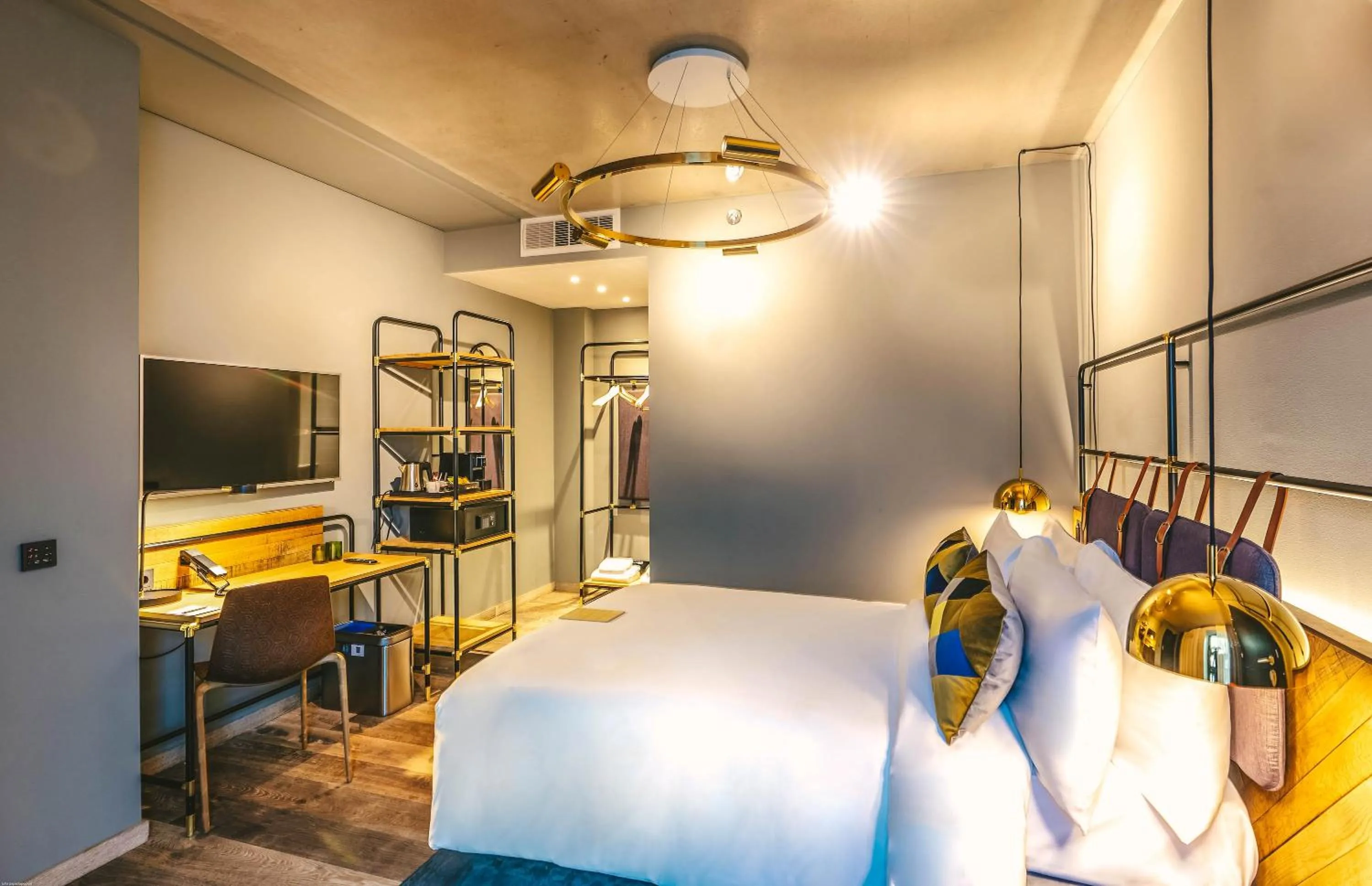 Photo of the whole room, Bed in Four Elements Hotel