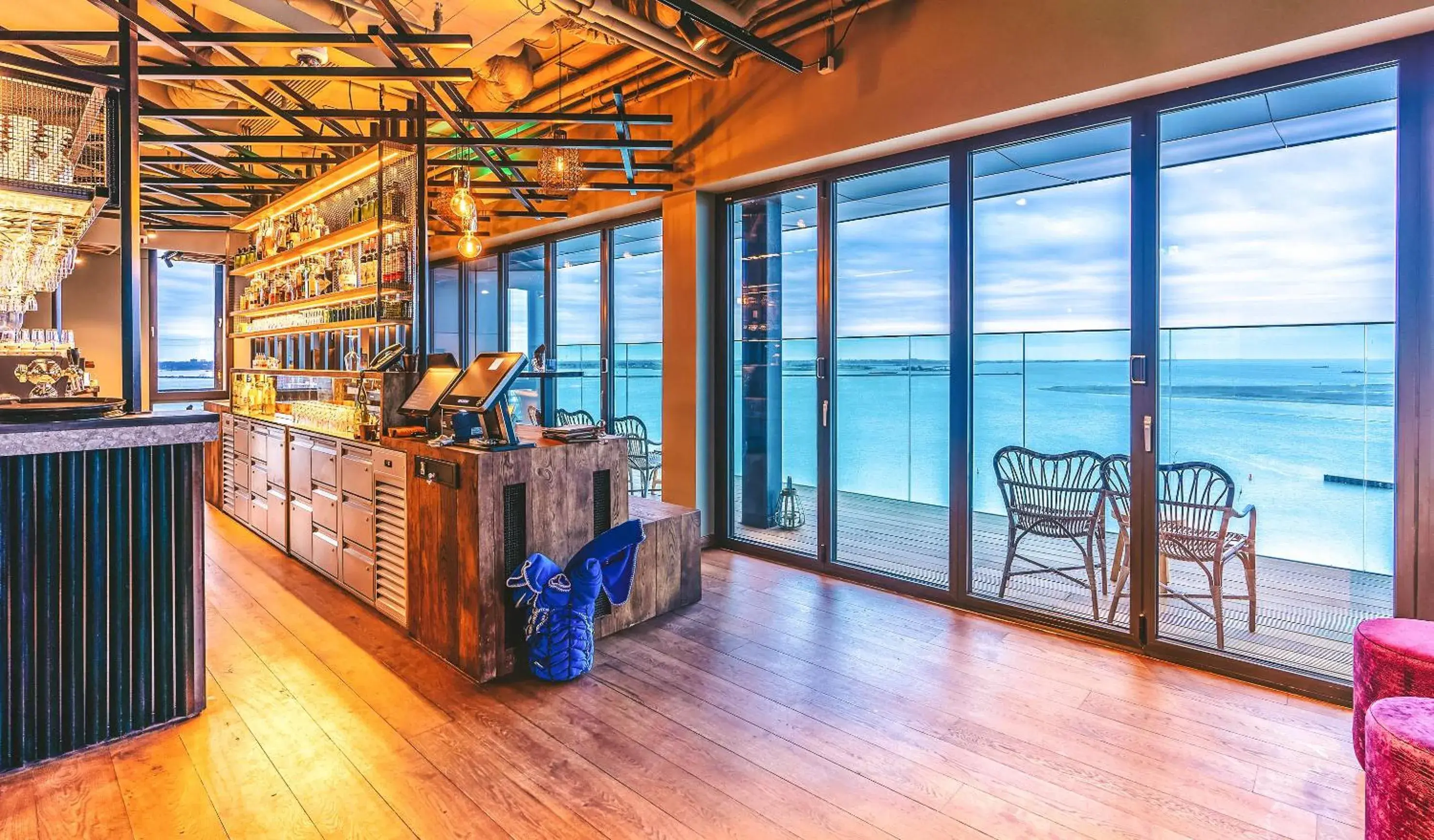 Lounge or bar in Four Elements Hotel Lounge or bar in Four Elements Hotel