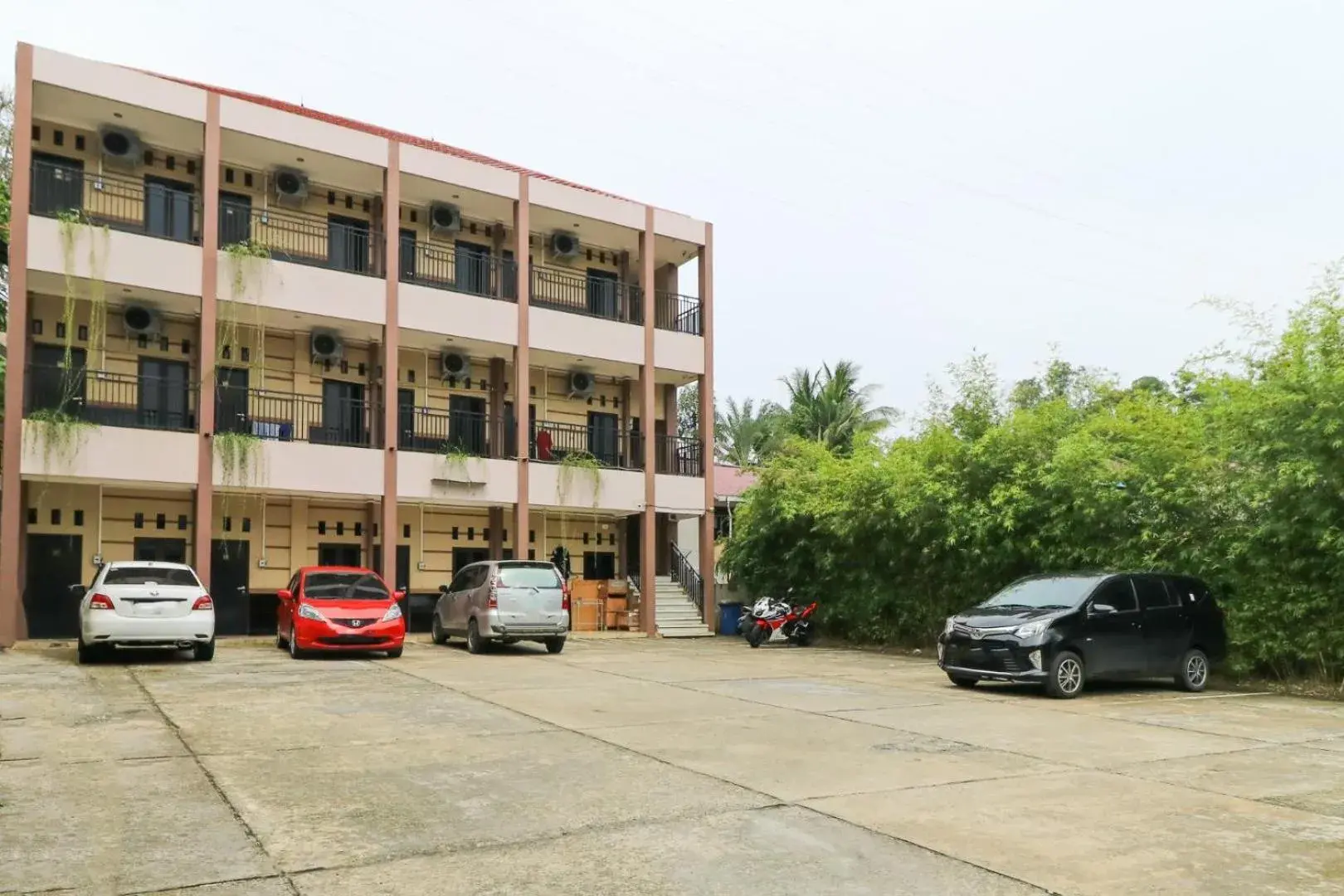 Property building in Riviera Residence Property building in Riviera Residence