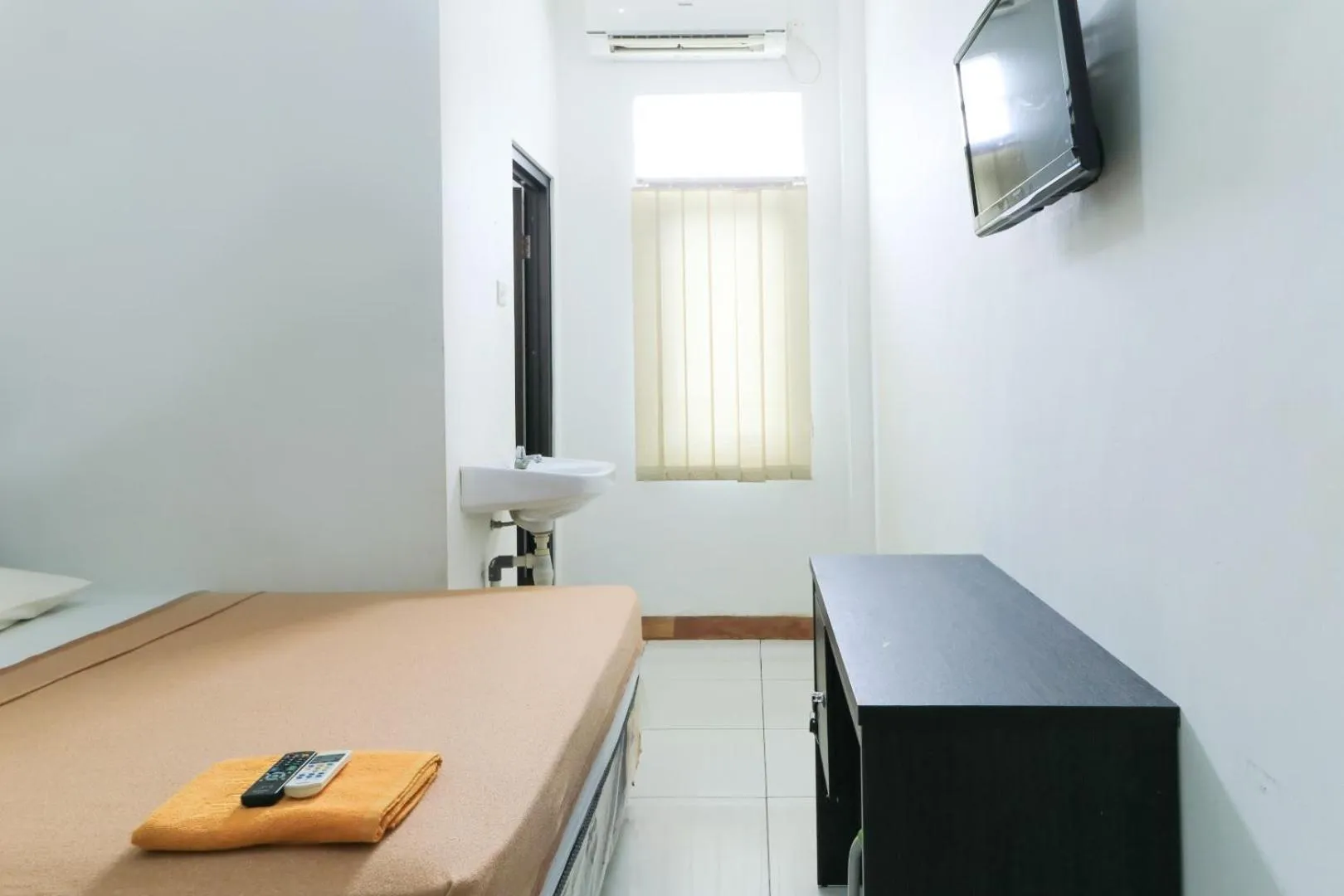 Bedroom, Bed in Riviera Residence