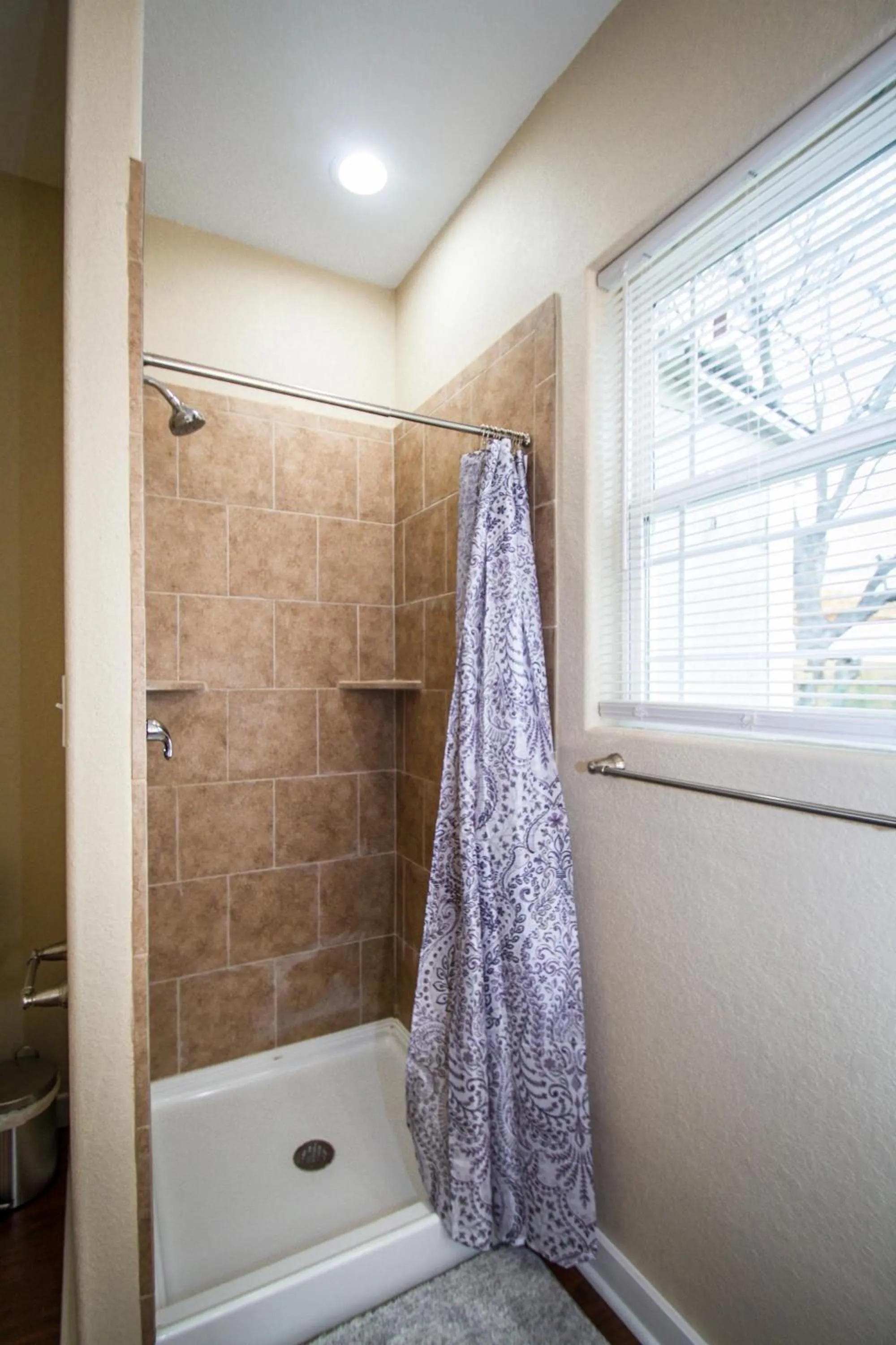 Bathroom in Hackberry St #A Renovated 2BR/2BA Near Downtown