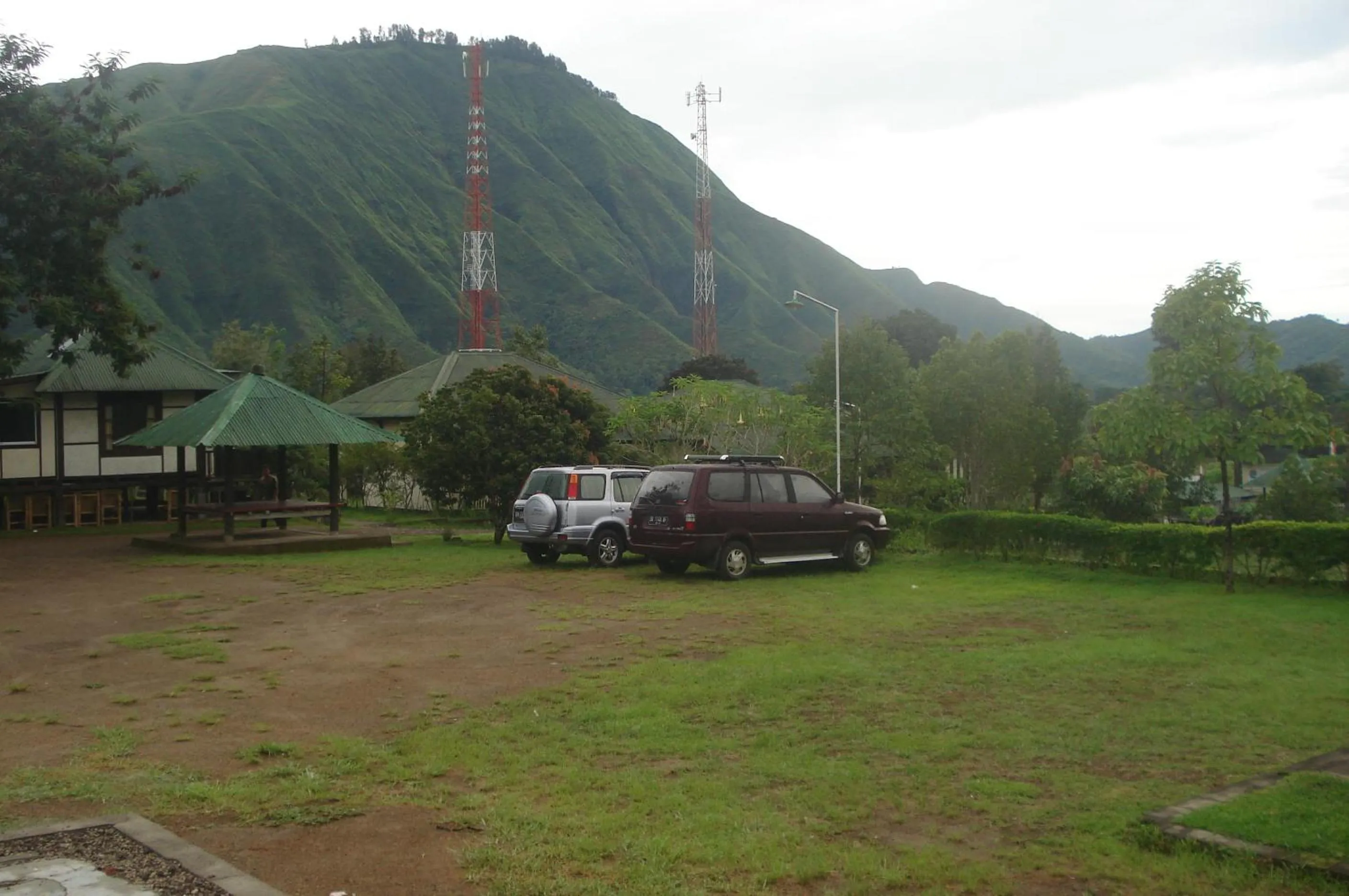 Garden in Lembah Rinjani Villa & Resto Syariah by ecommerceloka