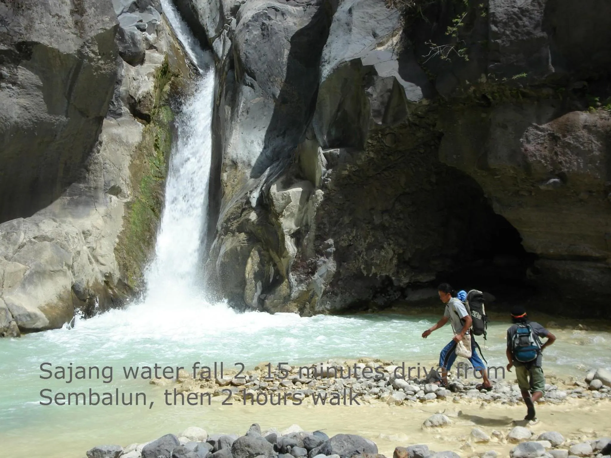 Staff in Lembah Rinjani Villa & Resto Syariah by ecommerceloka