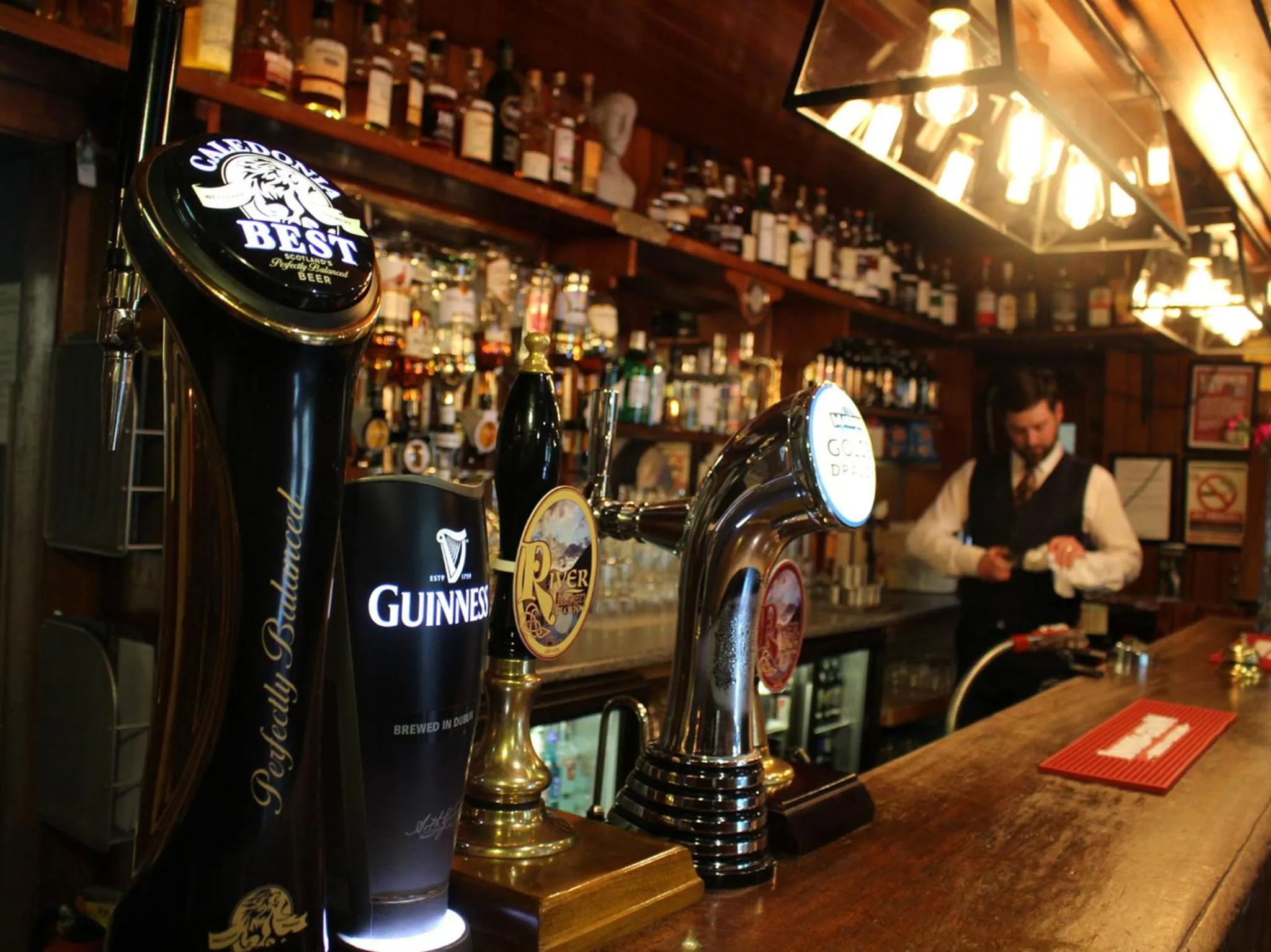 Lounge or bar in Loch Leven Hotel & Distillery