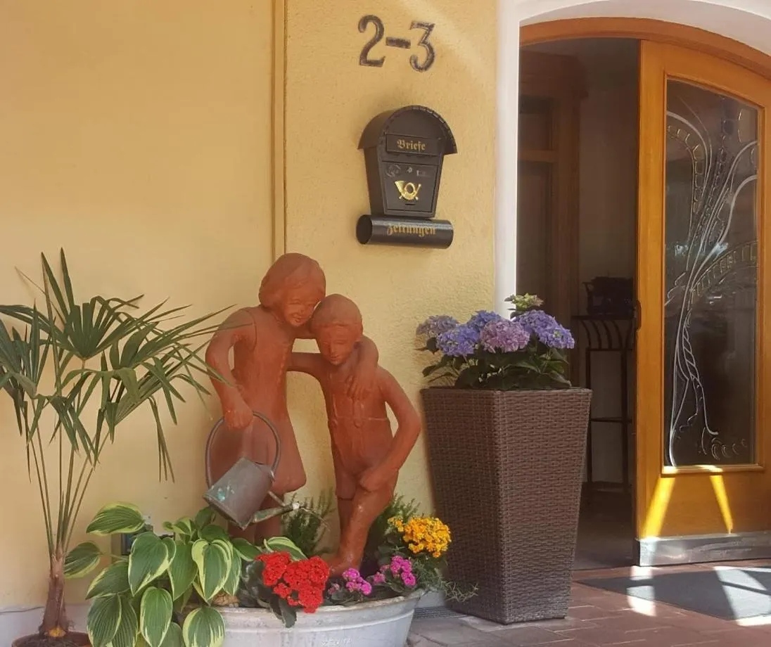 Facade/entrance in Hotel Cebulj