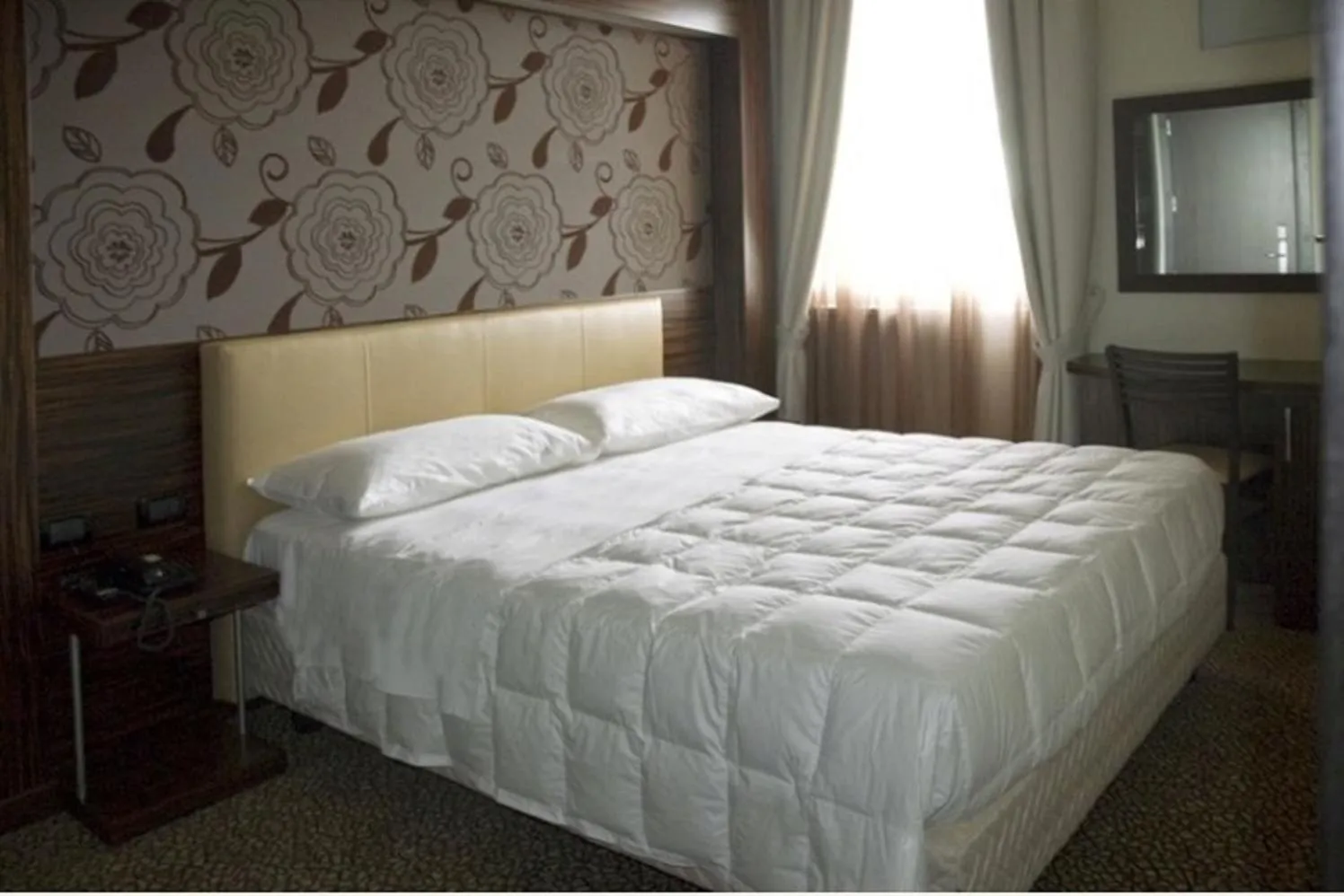 Bedroom, Bed in Hotel Novelli