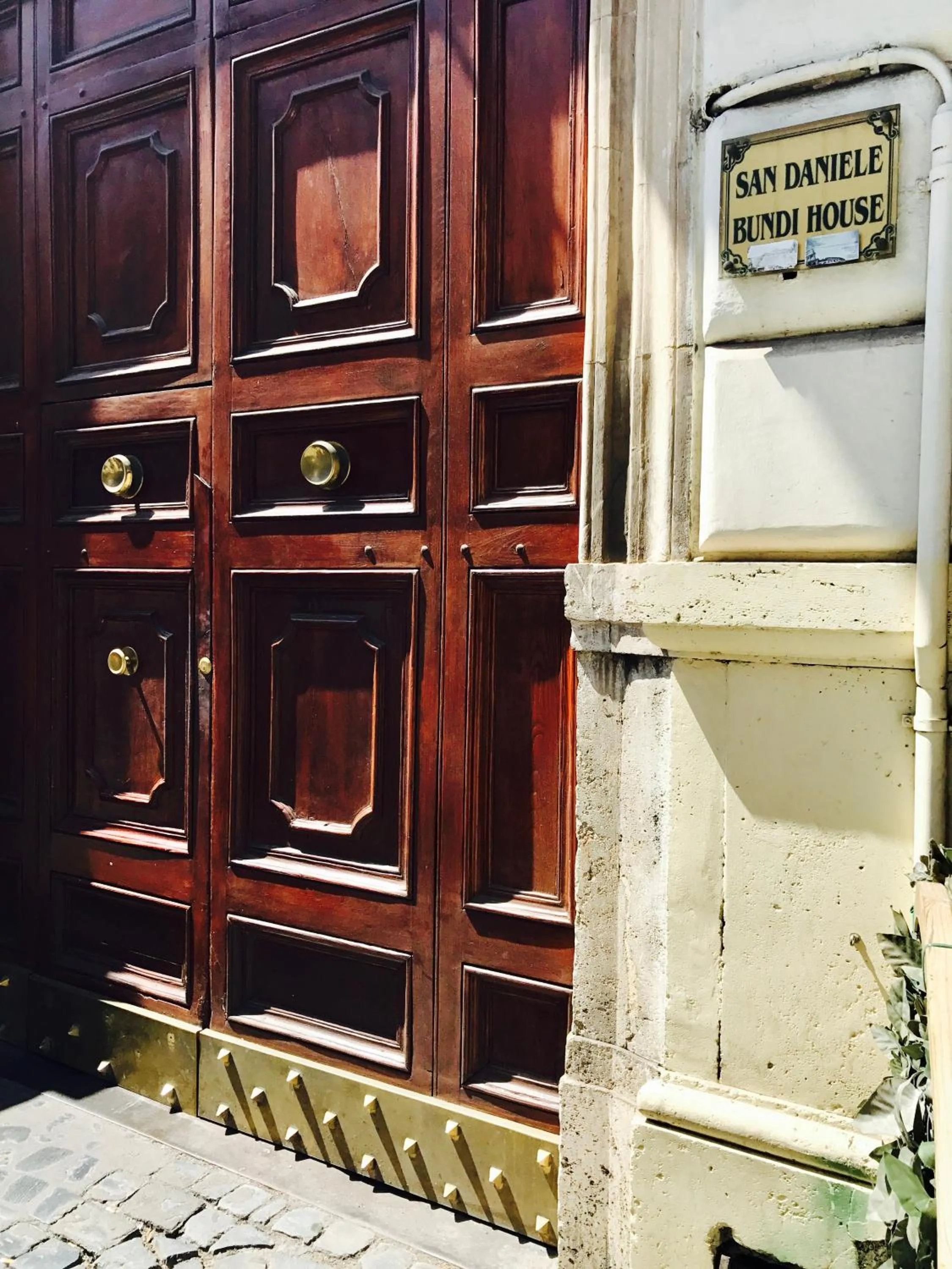 Facade/entrance in San Daniele Bundi House
