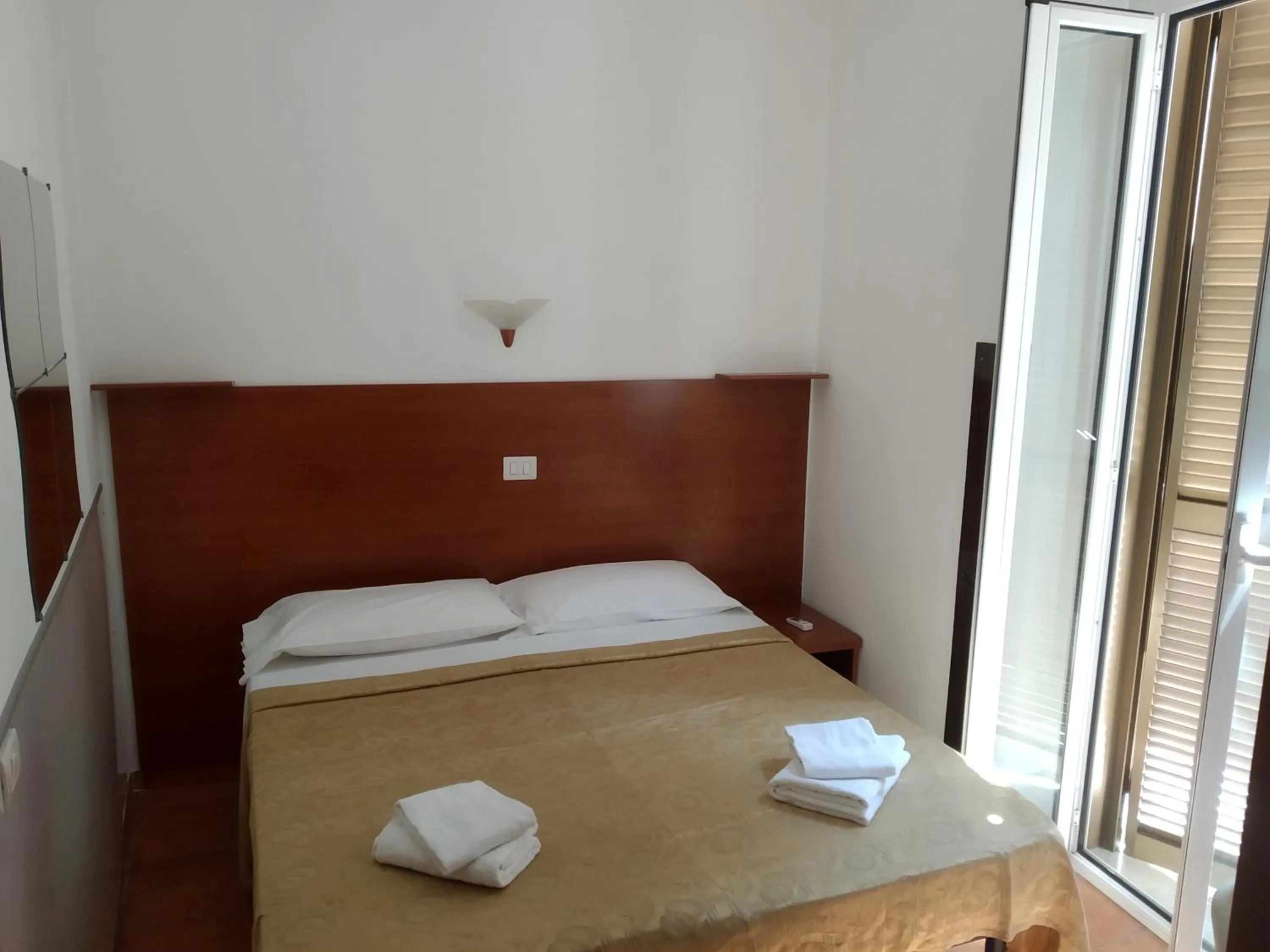 Bedroom, Bed in San Daniele Bundi House