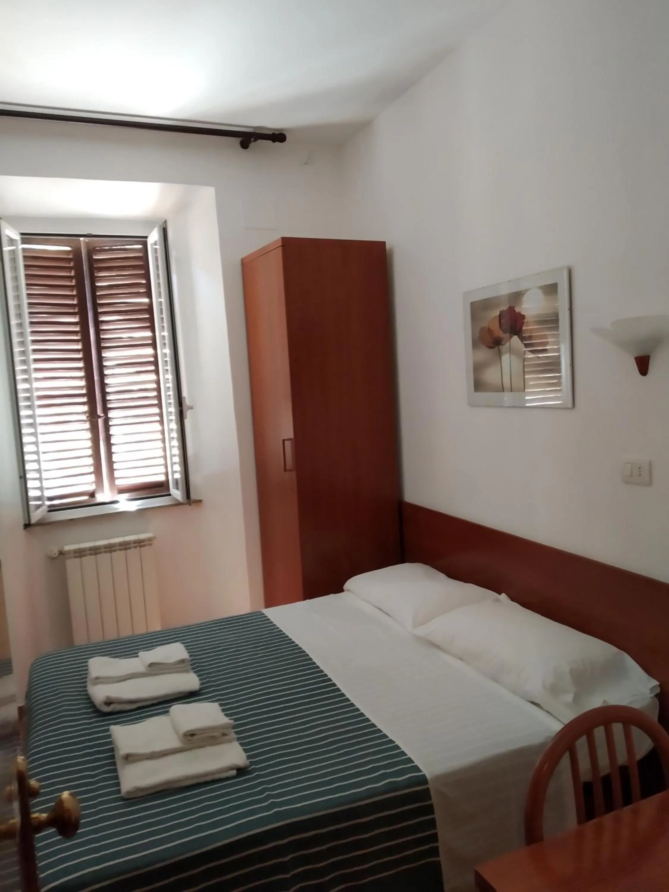 Bedroom, Bed in San Daniele Bundi House