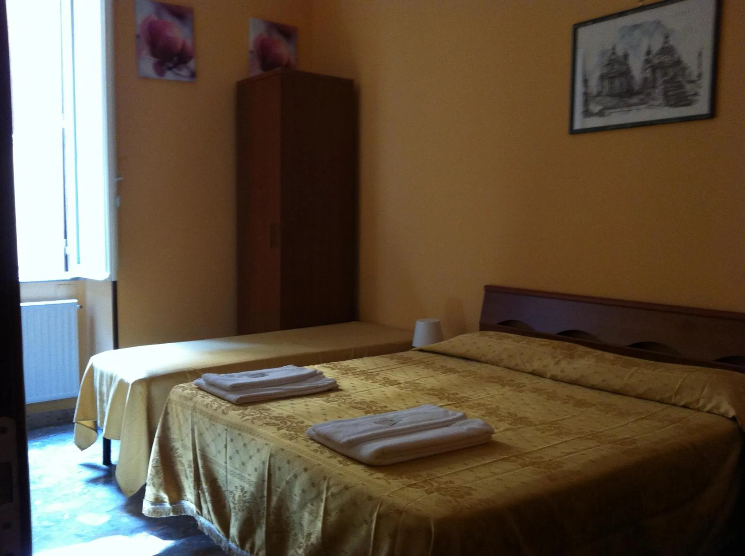 cot, Bed in San Daniele Bundi House