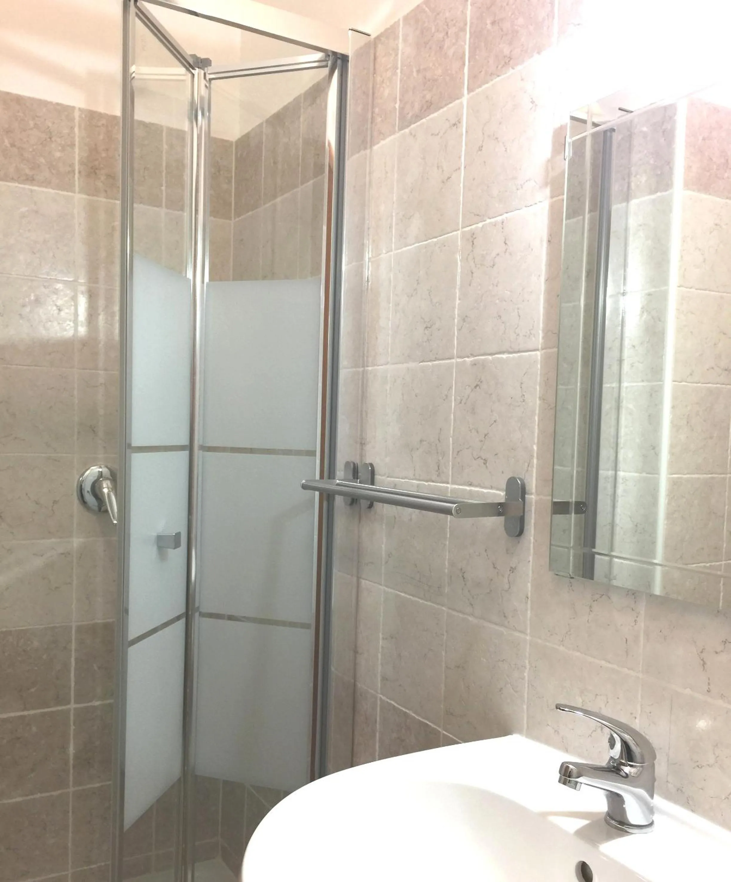 Shower in San Daniele Bundi House