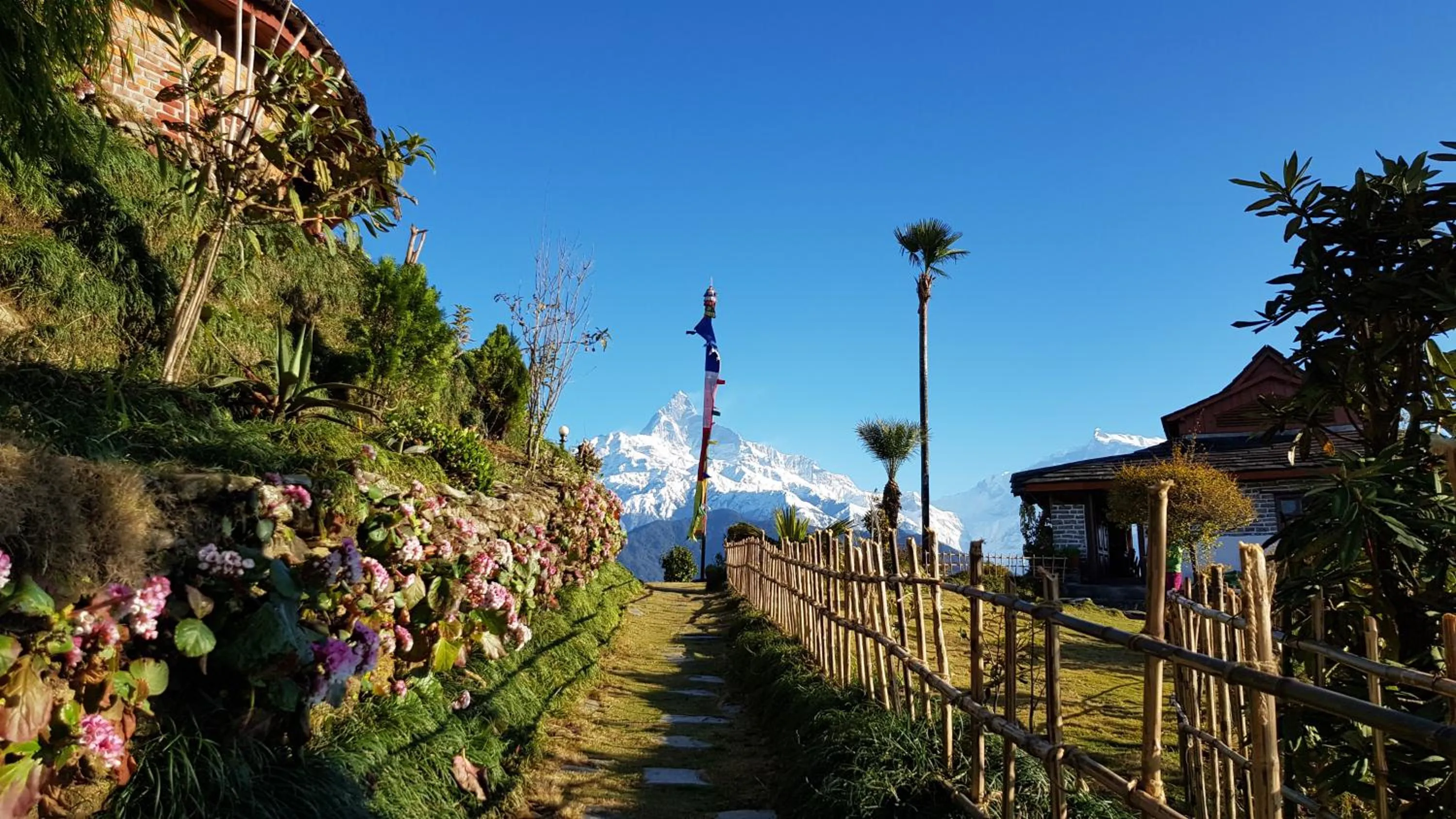 Hiking in ES Deurali Resort