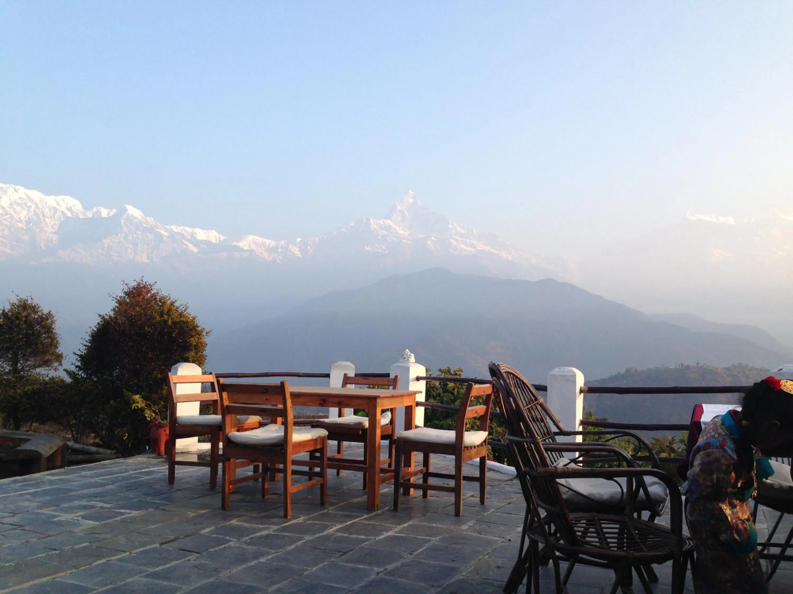 Restaurant/places to eat in ES Deurali Resort