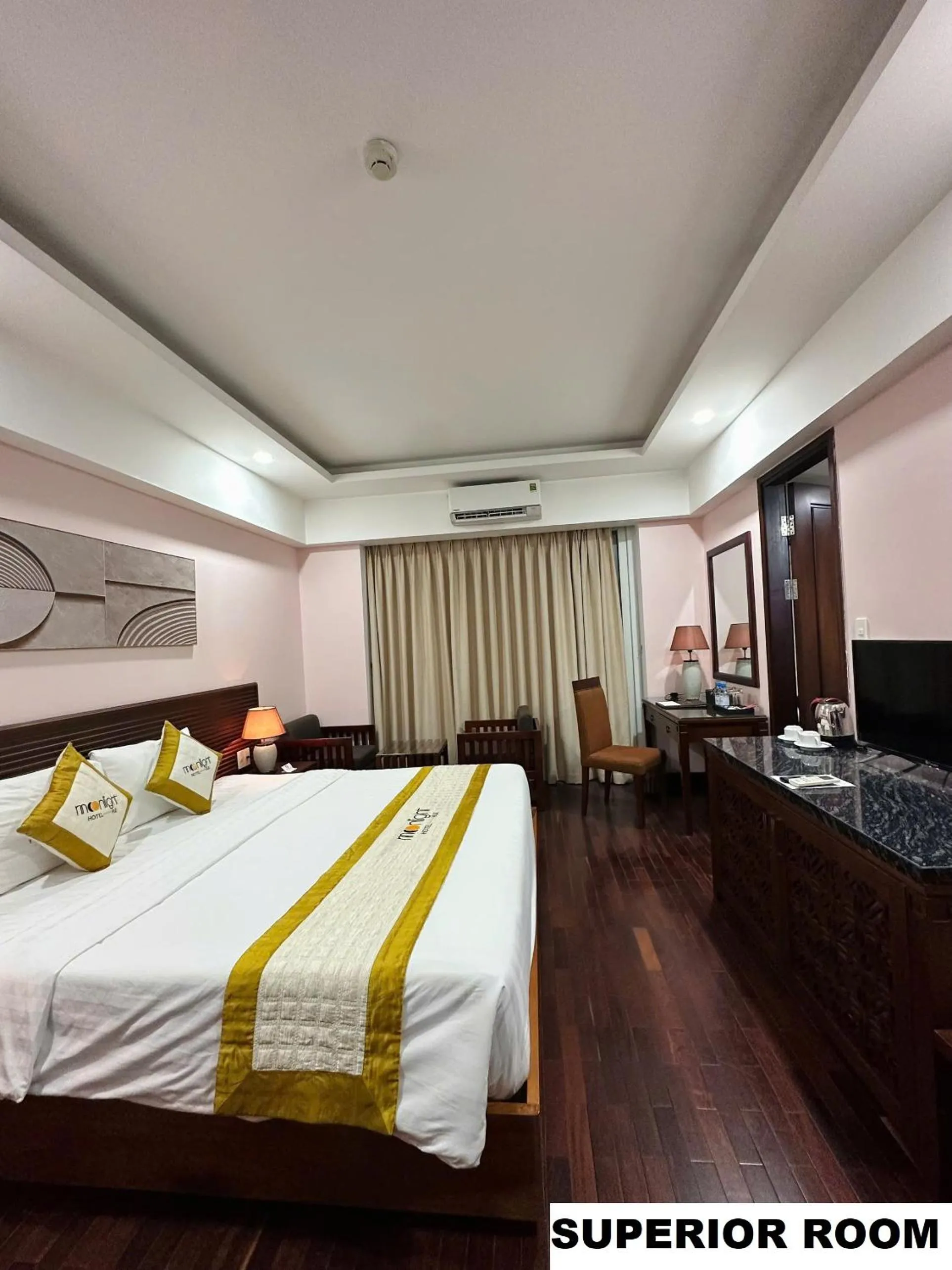 Bed in Moonlight Hotel Hue