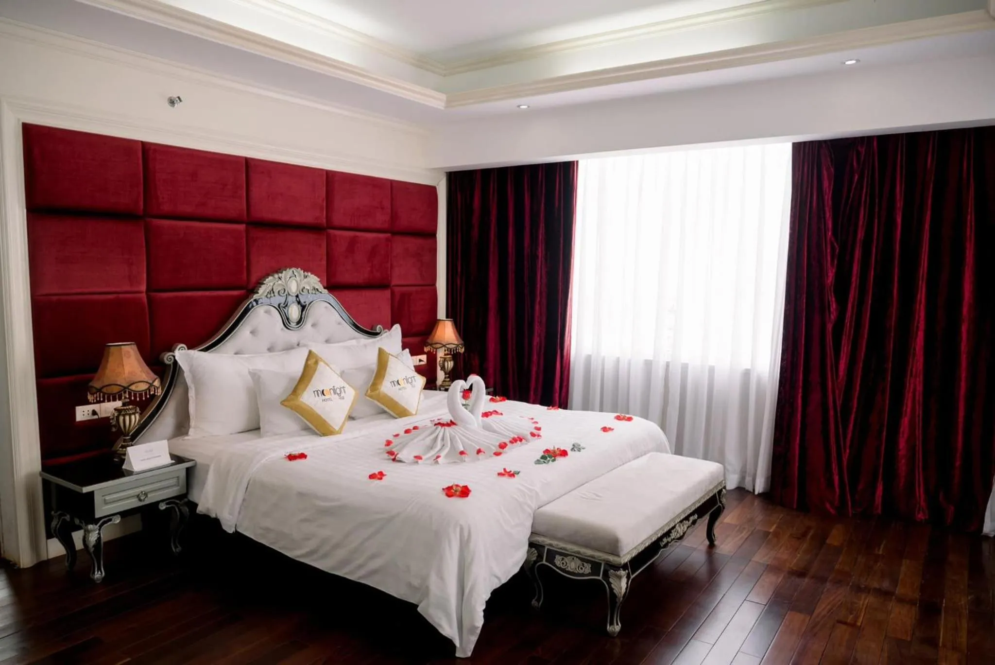 Photo of the whole room, Bed in Moonlight Hotel Hue