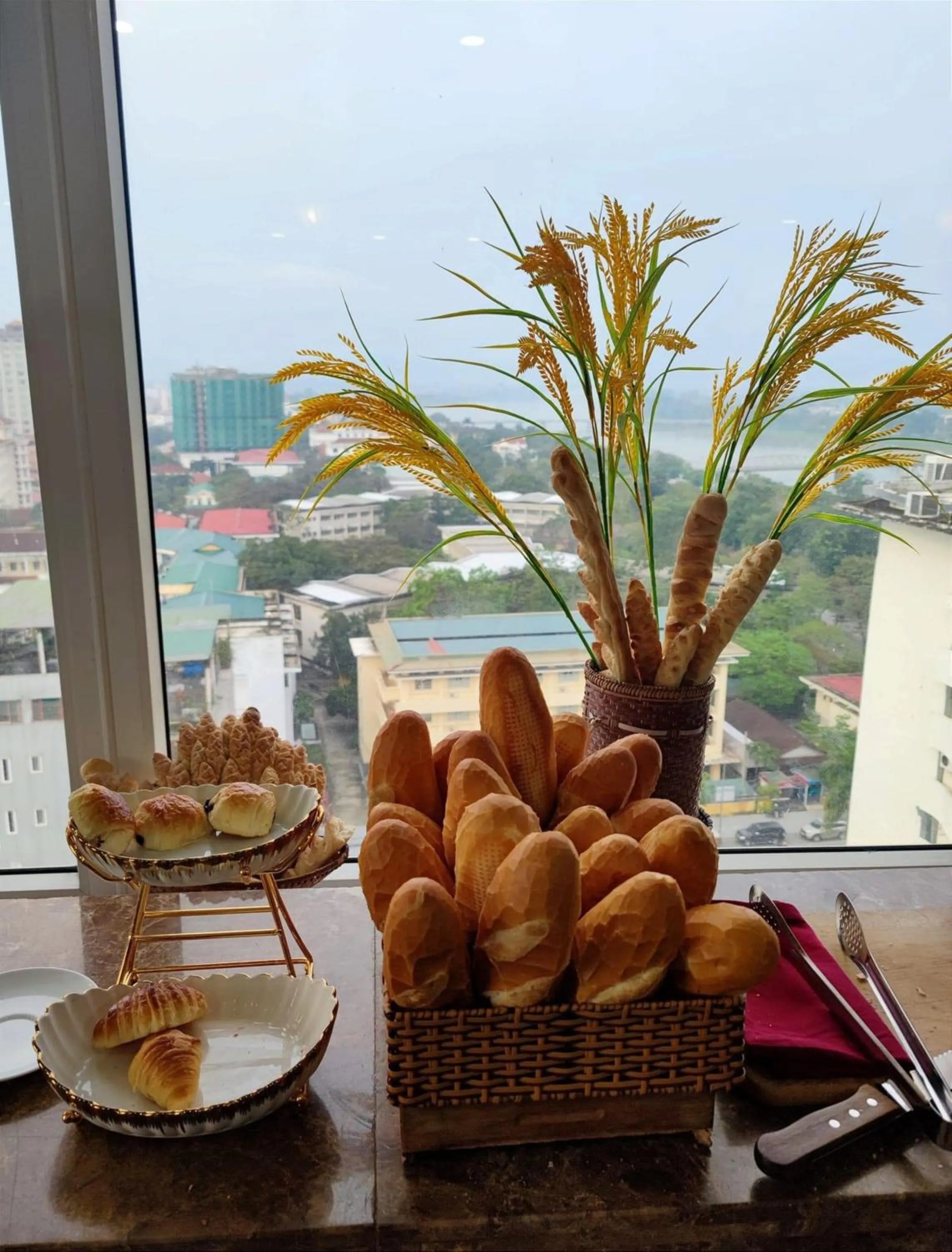 Food and drinks in Moonlight Hotel Hue