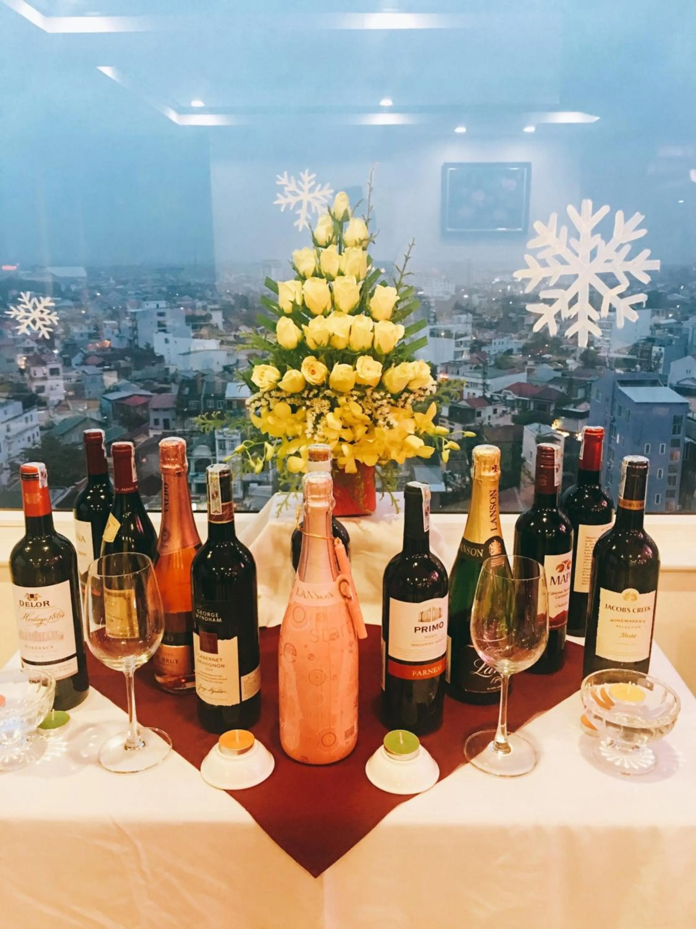 Food and drinks in Moonlight Hotel Hue