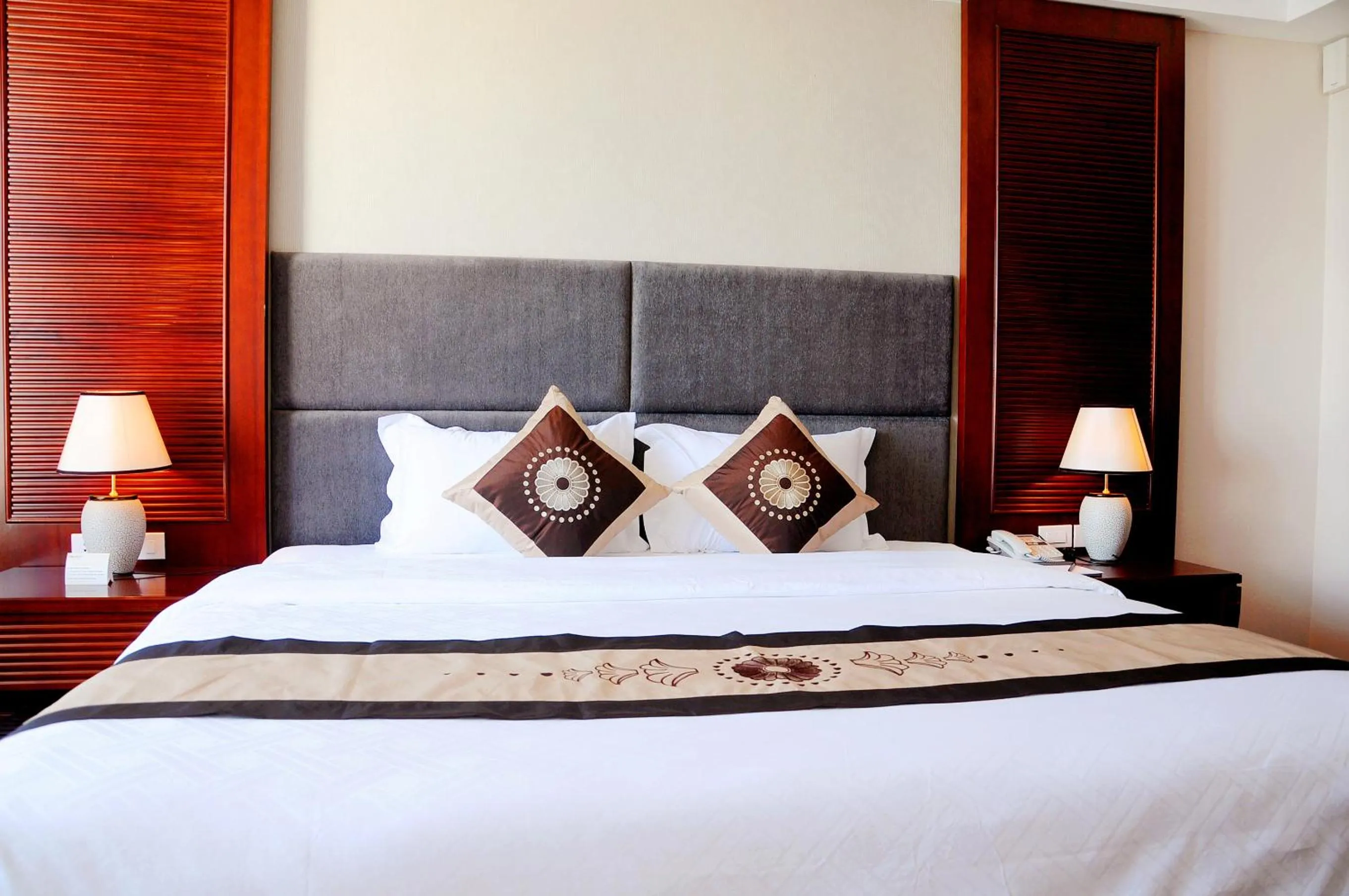 Deluxe Double with City View in Moonlight Hotel Hue