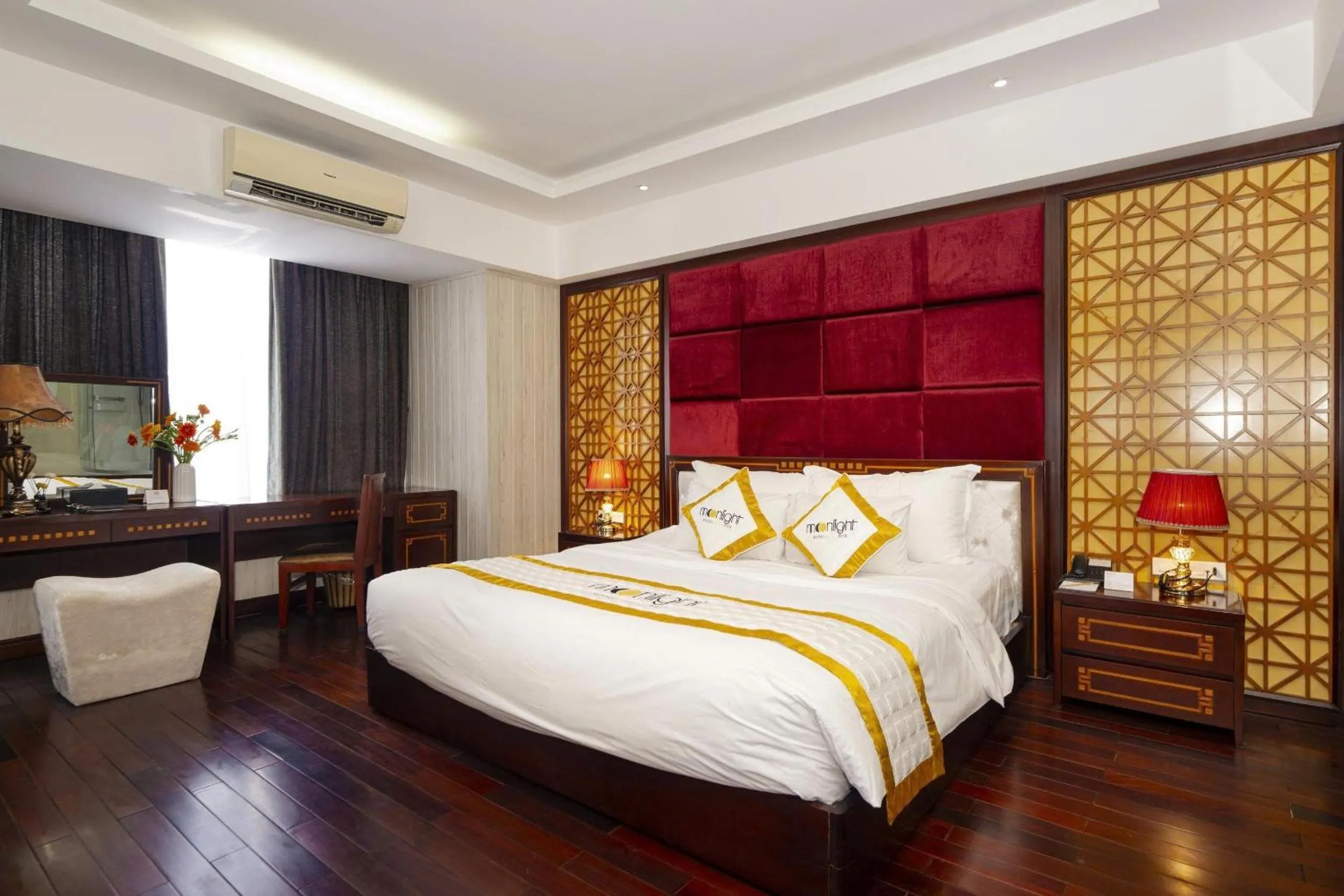 Bed in Moonlight Hotel Hue