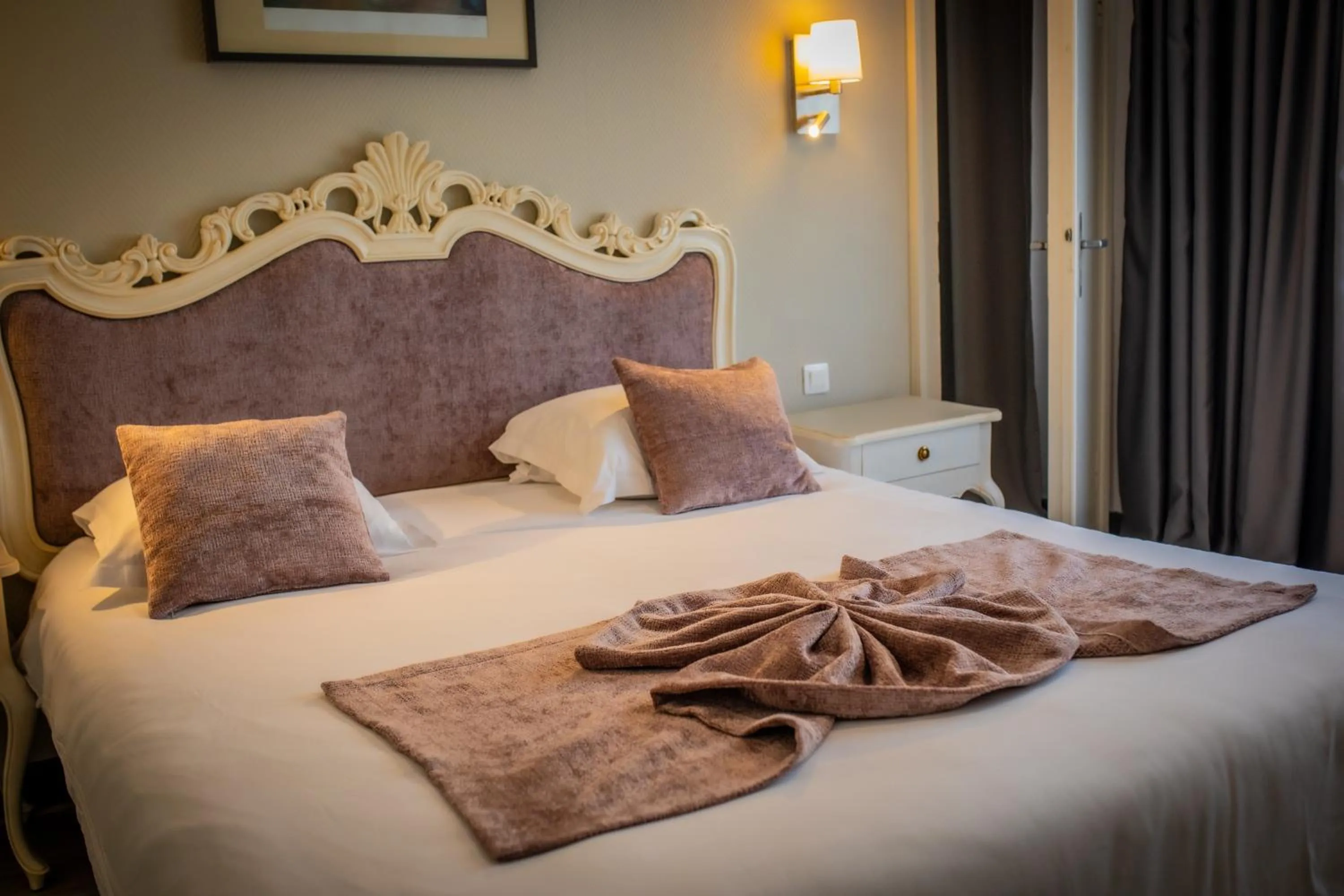Bed in Alexain Hotel Restaurant & Wellness - Colmar Ouest