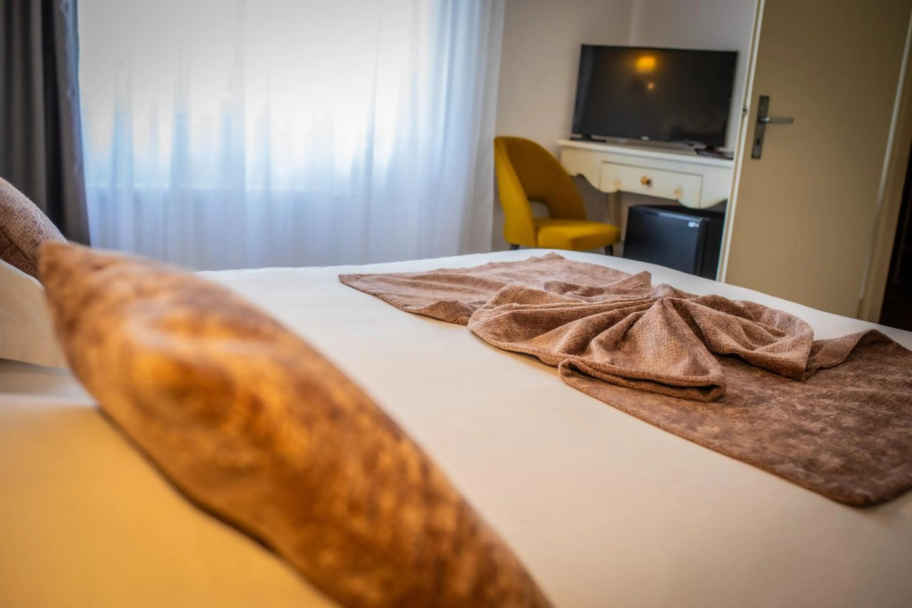 Bedroom, Bed in Alexain Hotel Restaurant & Wellness - Colmar Ouest