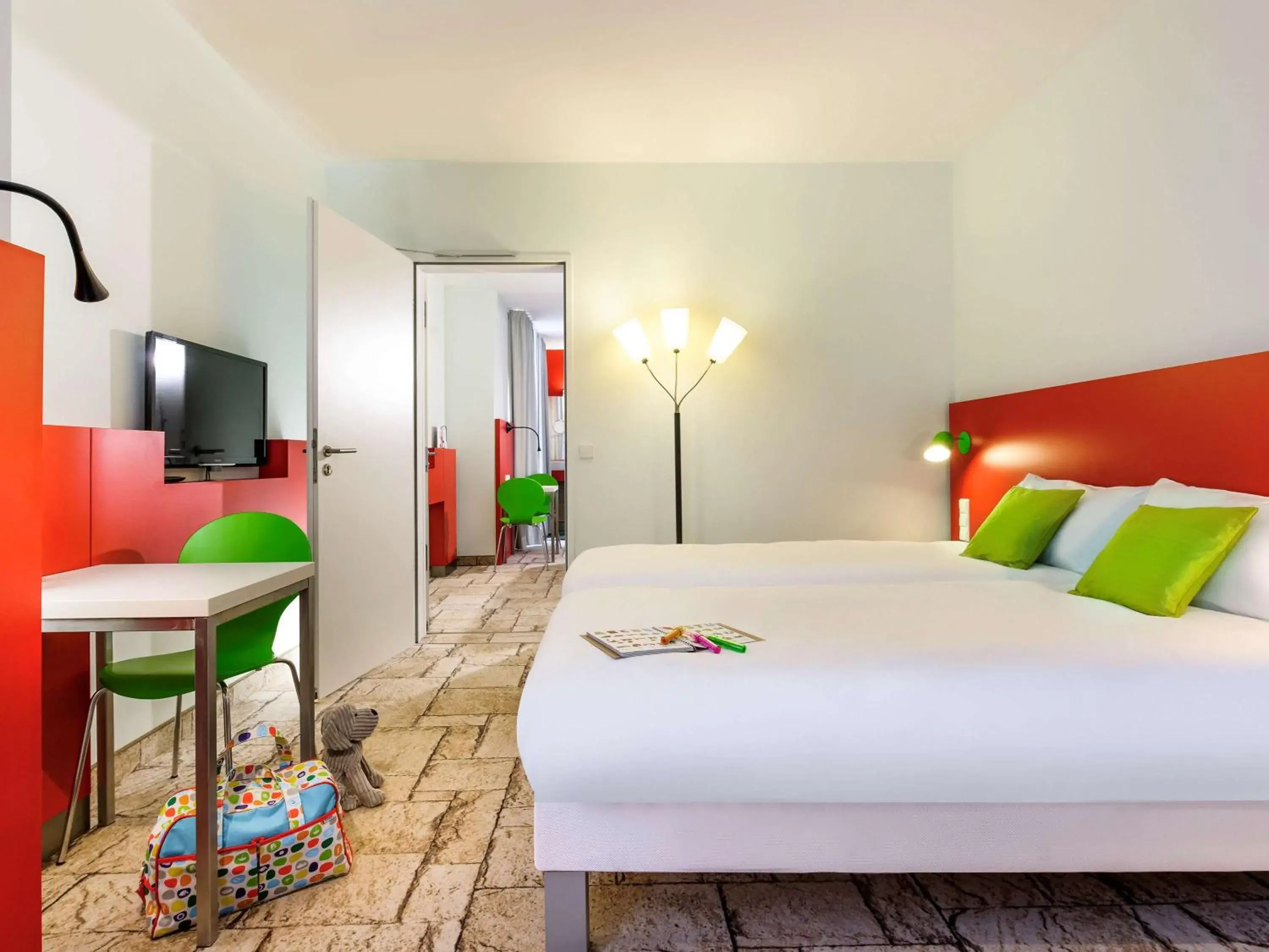 Photo of the whole room, Bed in ibis Styles Karlsruhe Ettlingen Photo of the whole room, Bed in ibis Styles Karlsruhe Ettlingen