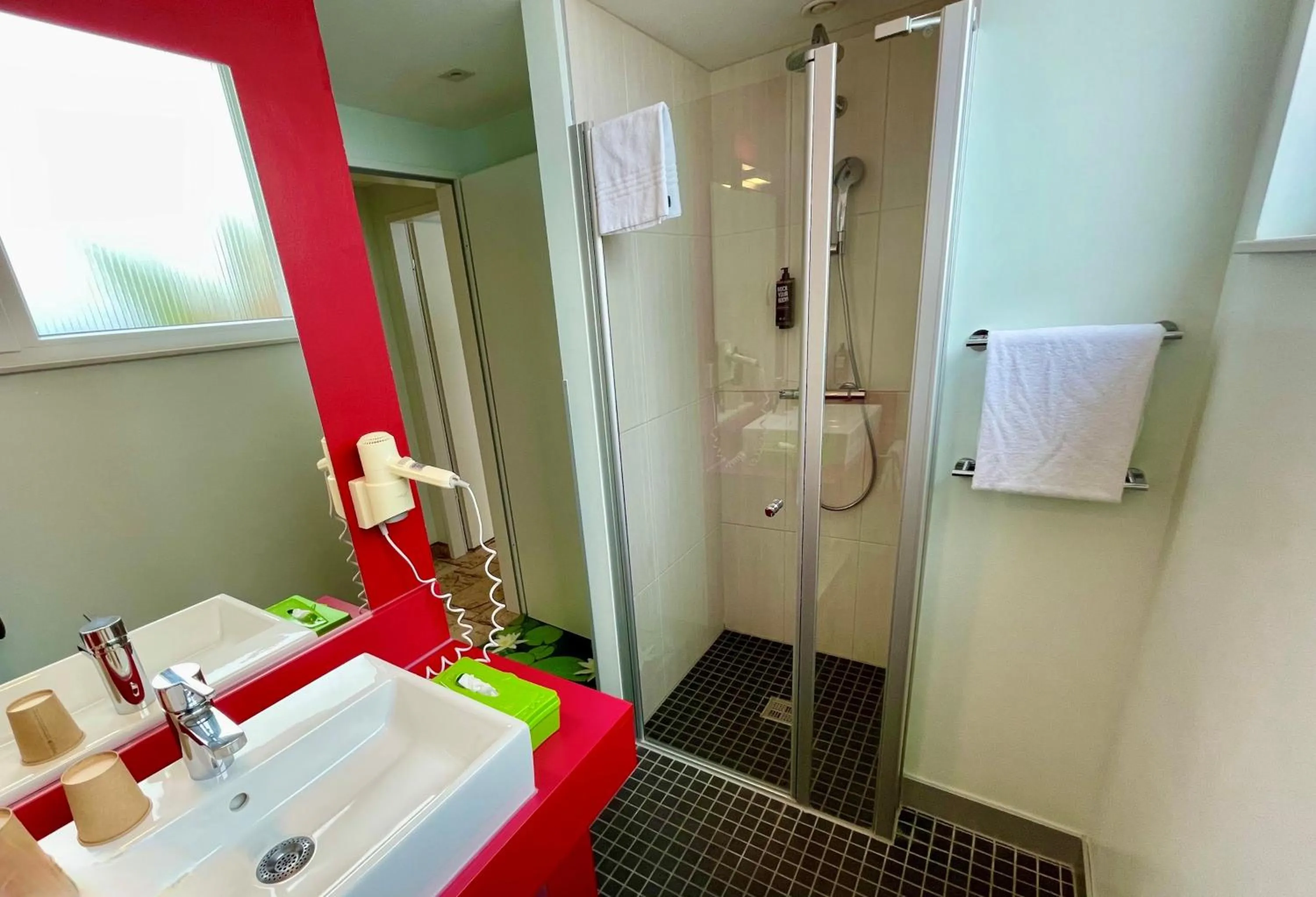 Bathroom in ibis Styles Karlsruhe Ettlingen