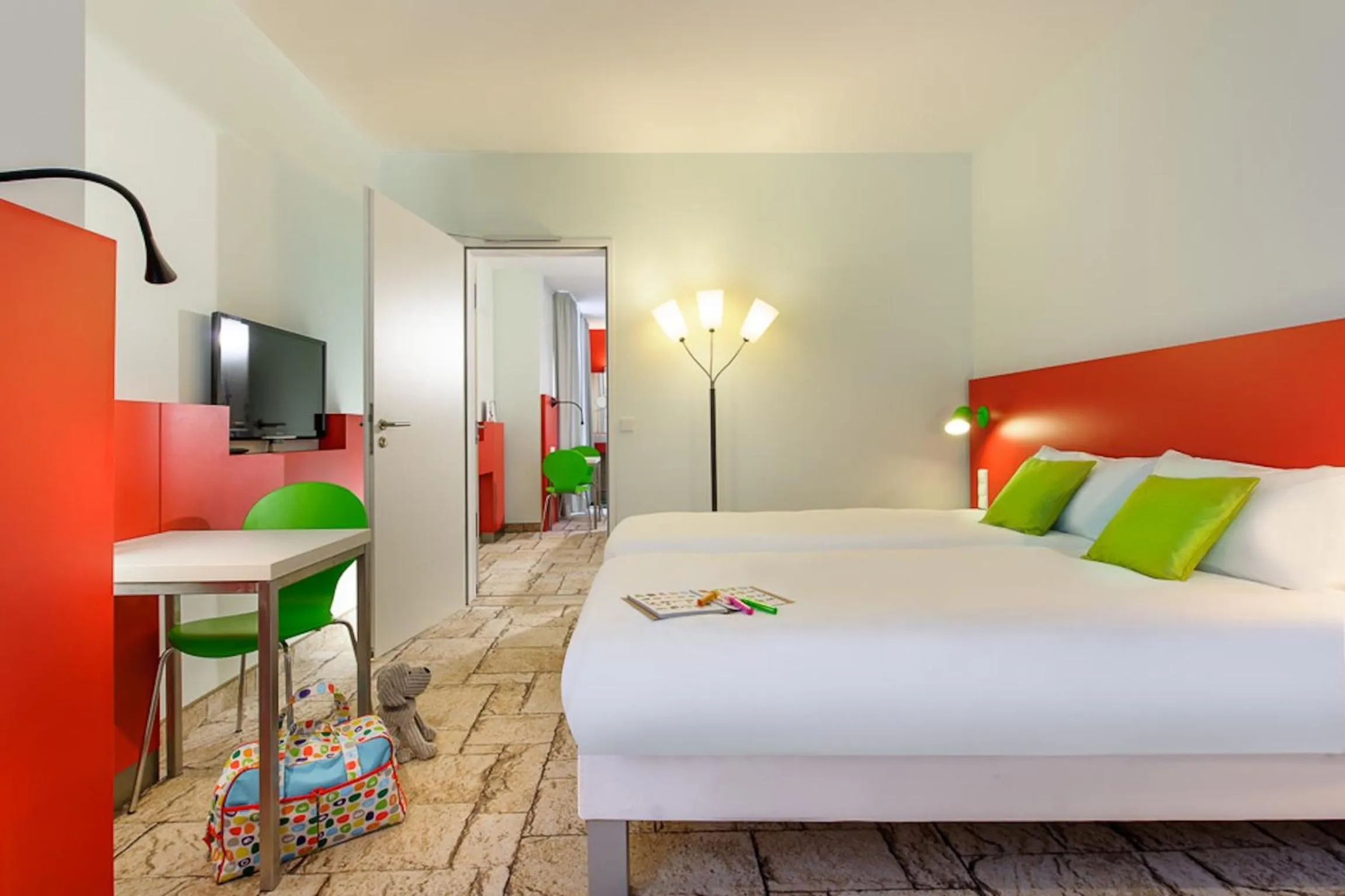 Photo of the whole room, Bed in ibis Styles Karlsruhe Ettlingen