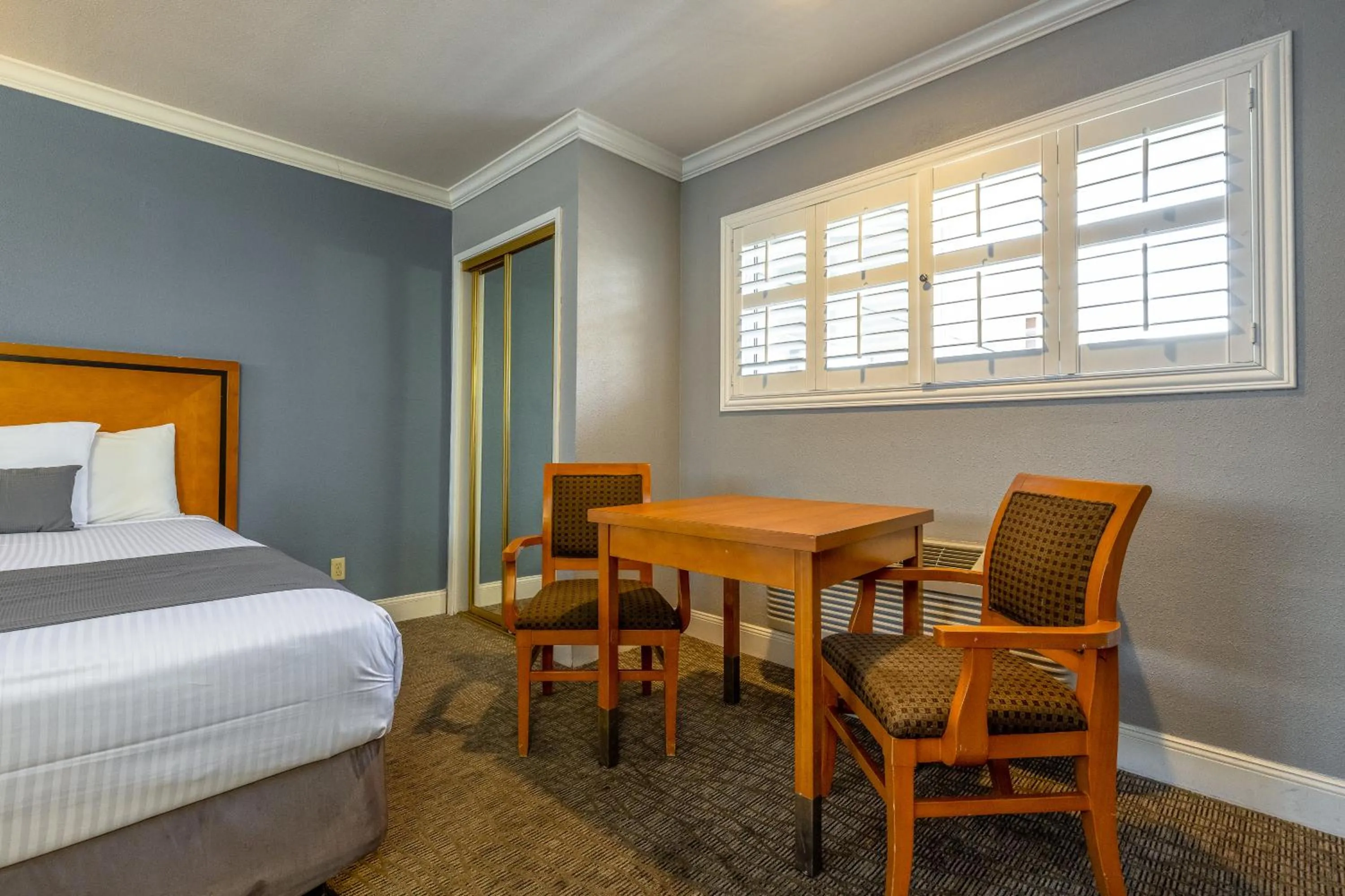 Bed in SOMA Park Inn