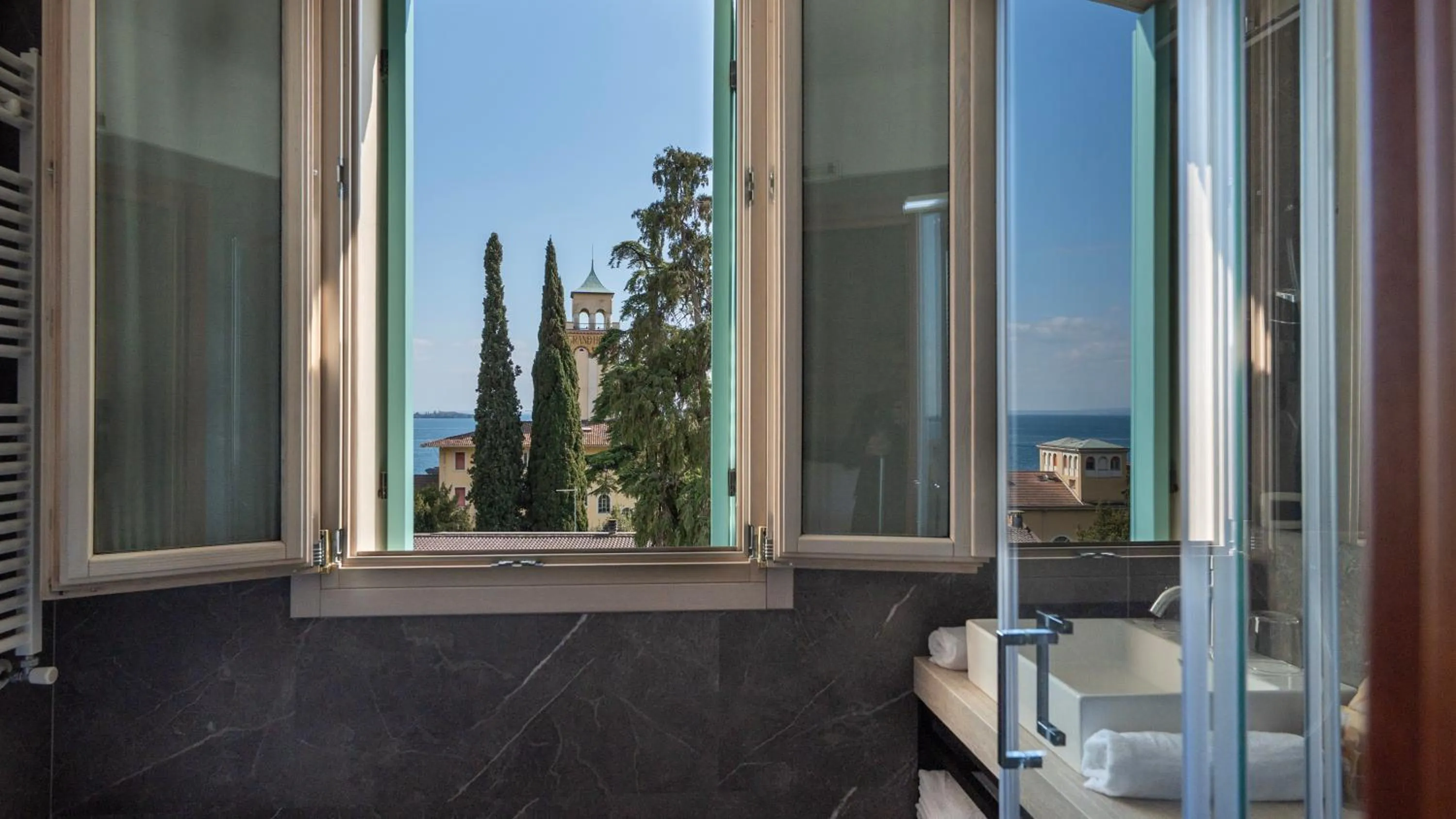 Bathroom in Gardone Palace Hotel
