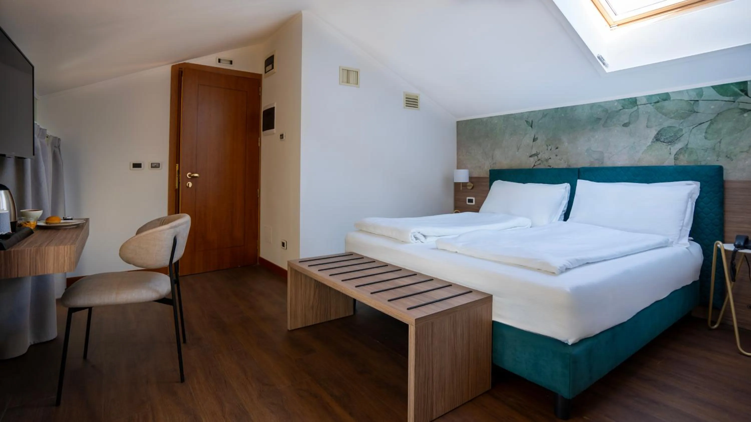 Bedroom, Bed in Gardone Palace Hotel