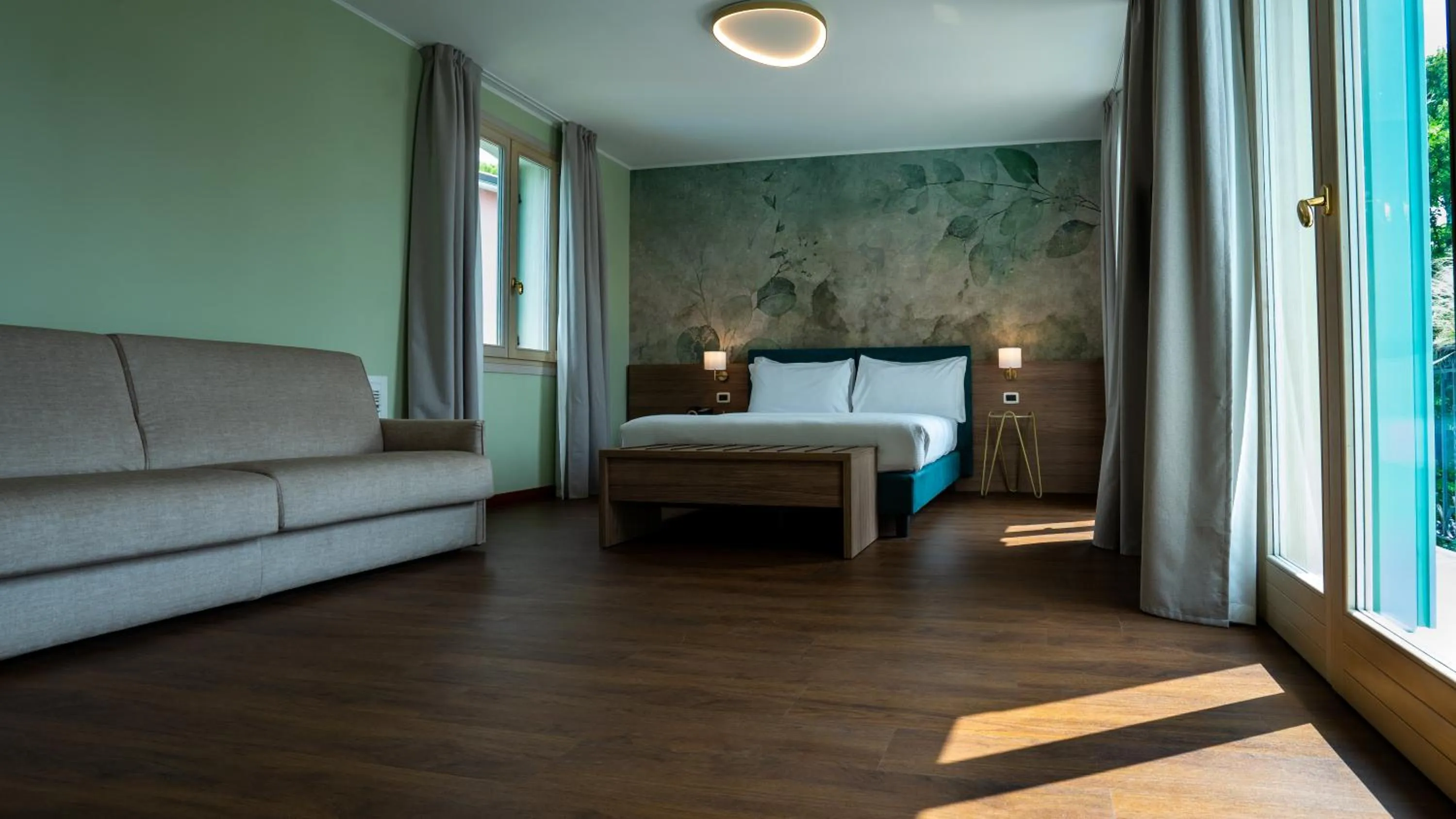 Bedroom, Bed in Gardone Palace Hotel