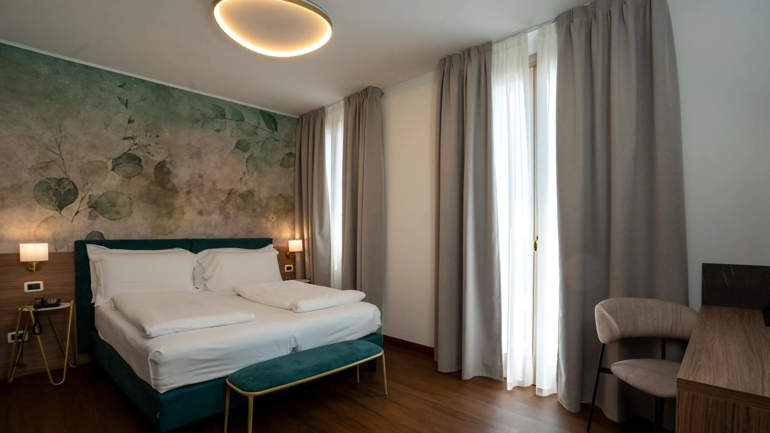 Bedroom, Bed in Gardone Palace Hotel