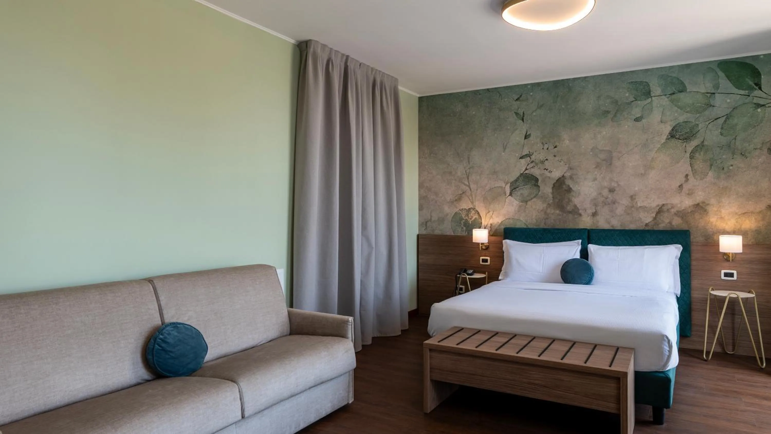 Bedroom, Bed in Gardone Palace Hotel